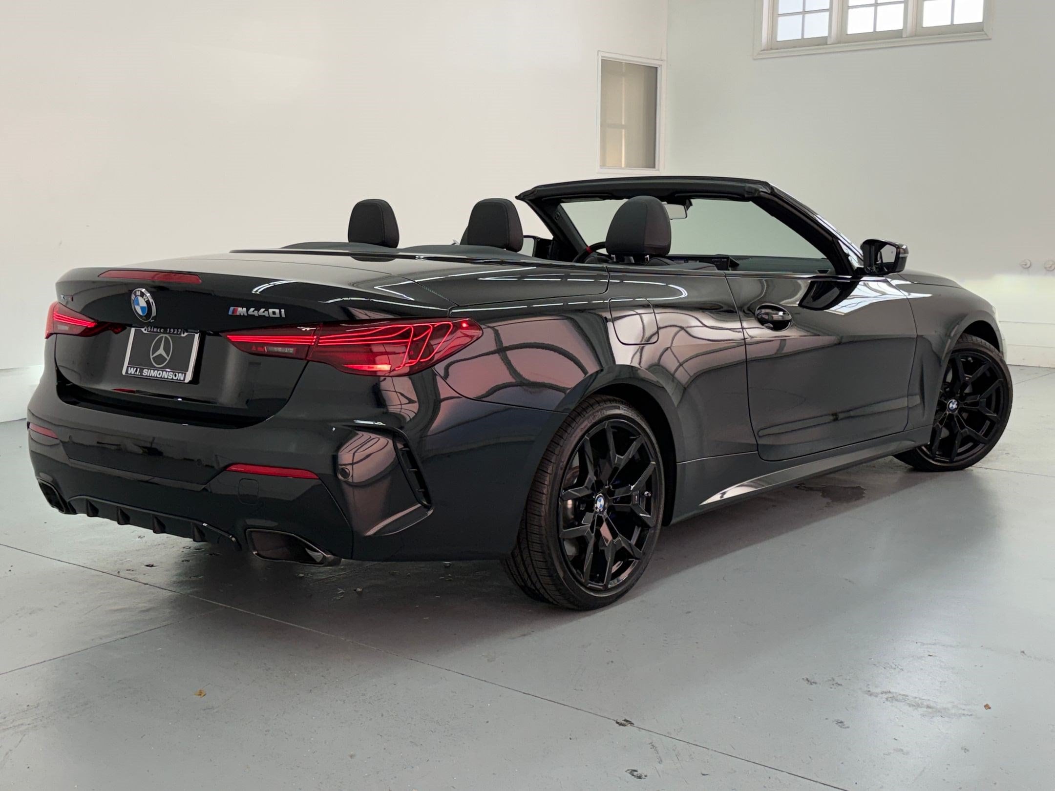 2025 BMW 4 Series M440i - Photo 8
