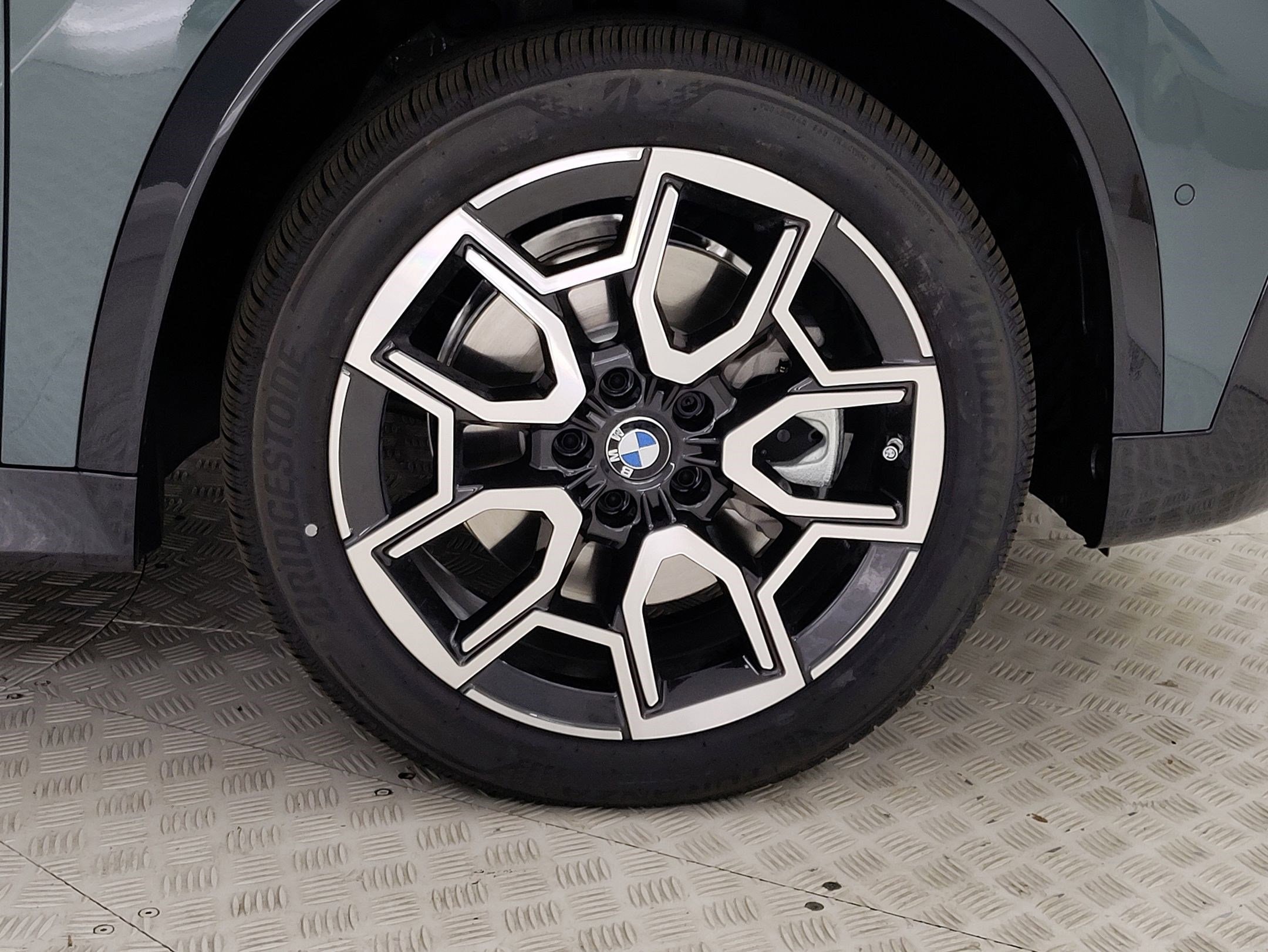 2026 BMW X1 xDrive28i photo 4