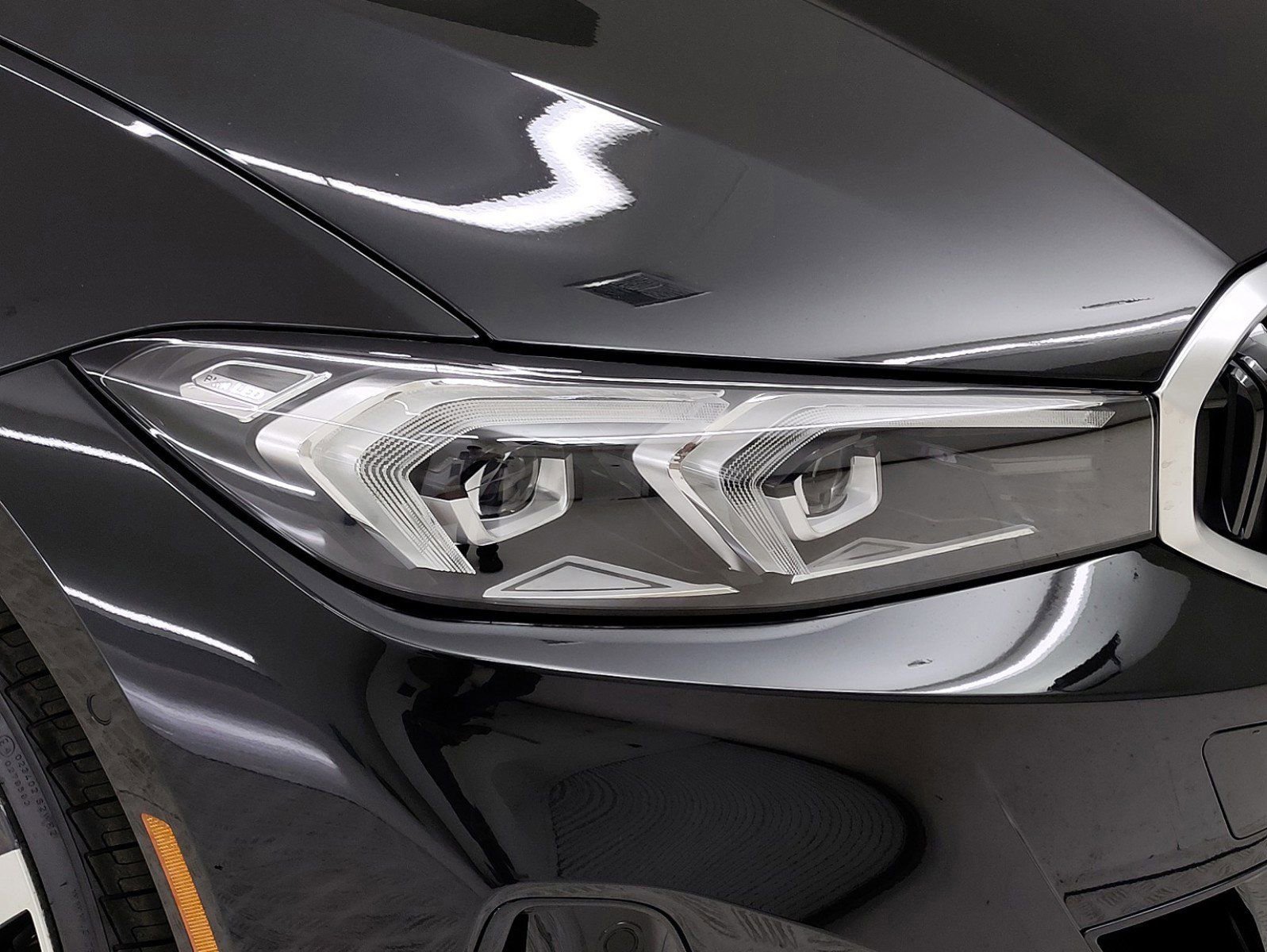 2025 Bmw 330i photo 3