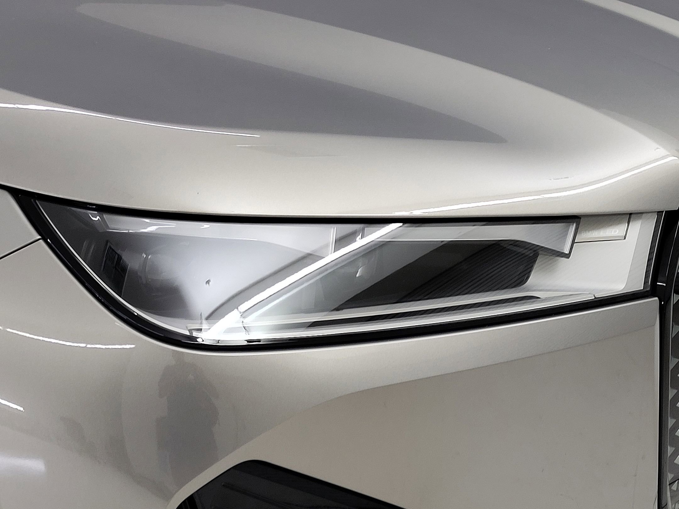 2025 Bmw iX photo 3