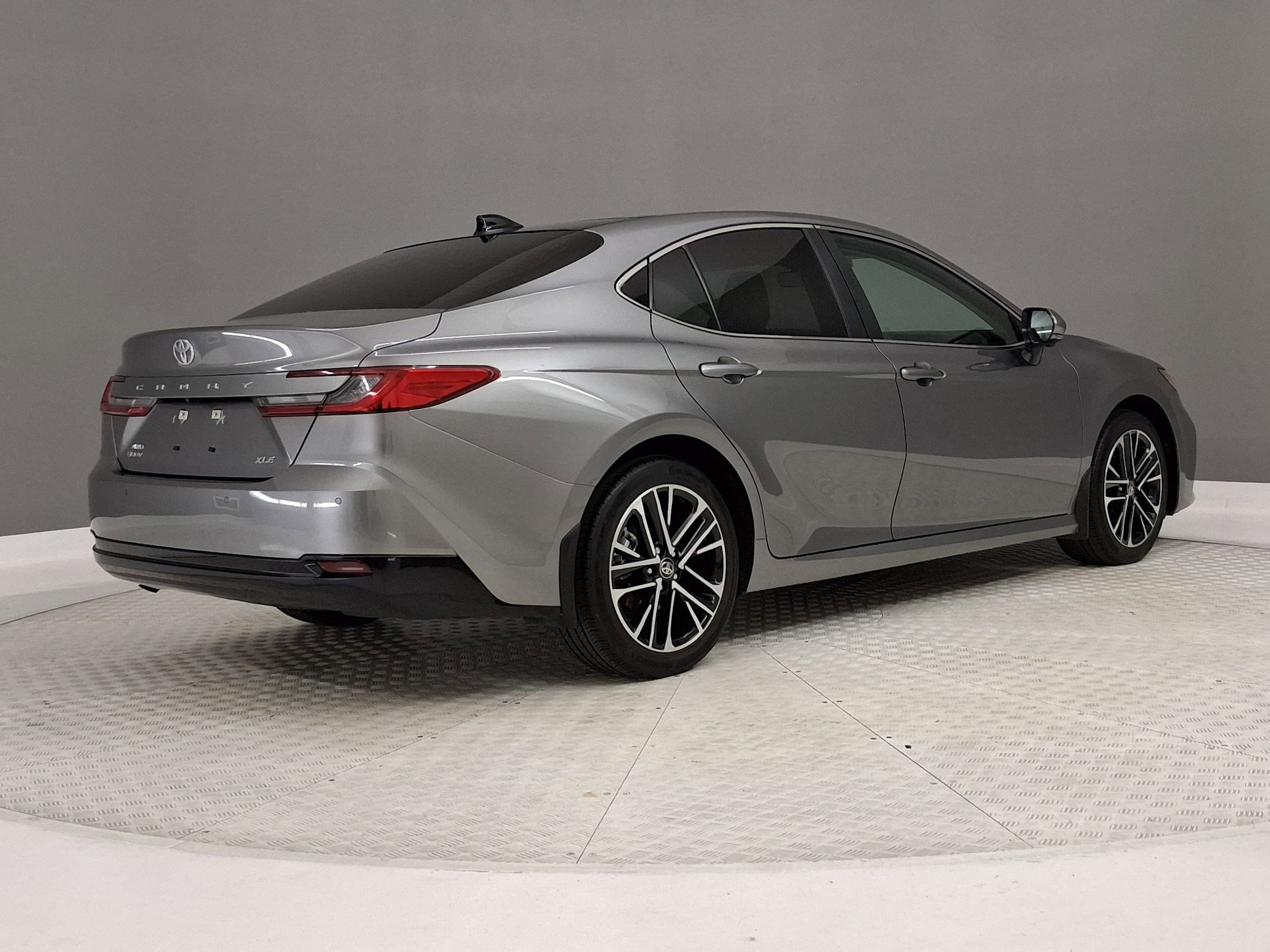 2025 Toyota Camry XLE photo 6