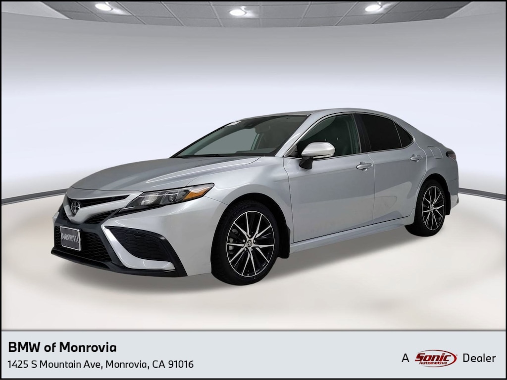 Used 2023 Toyota Camry SE Sedan