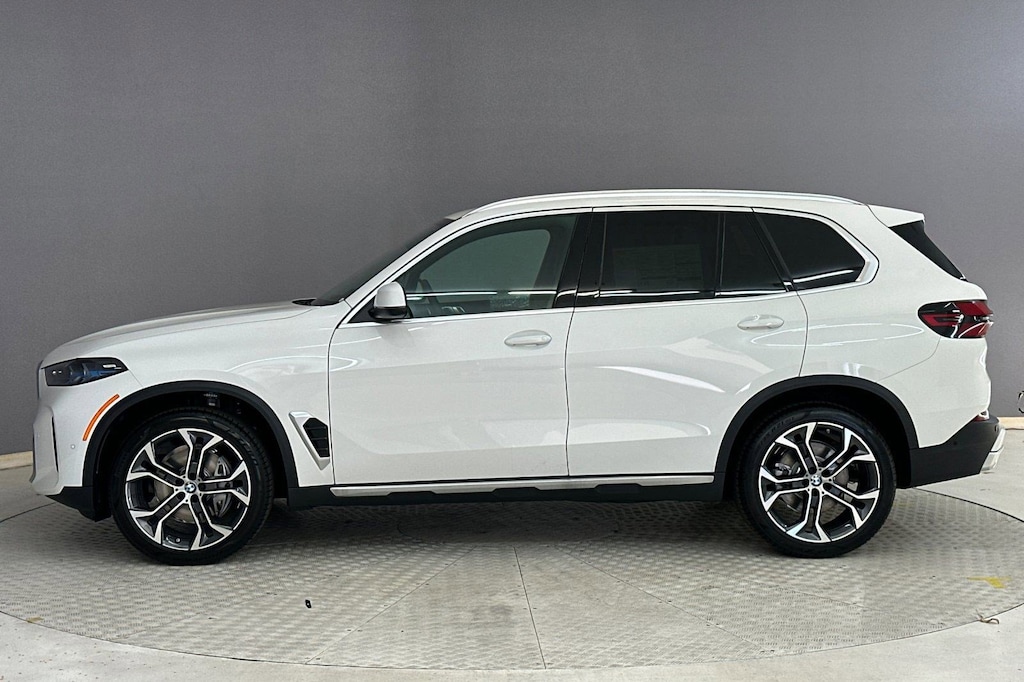 New 2026 BMW X5 sDrive40i SUV