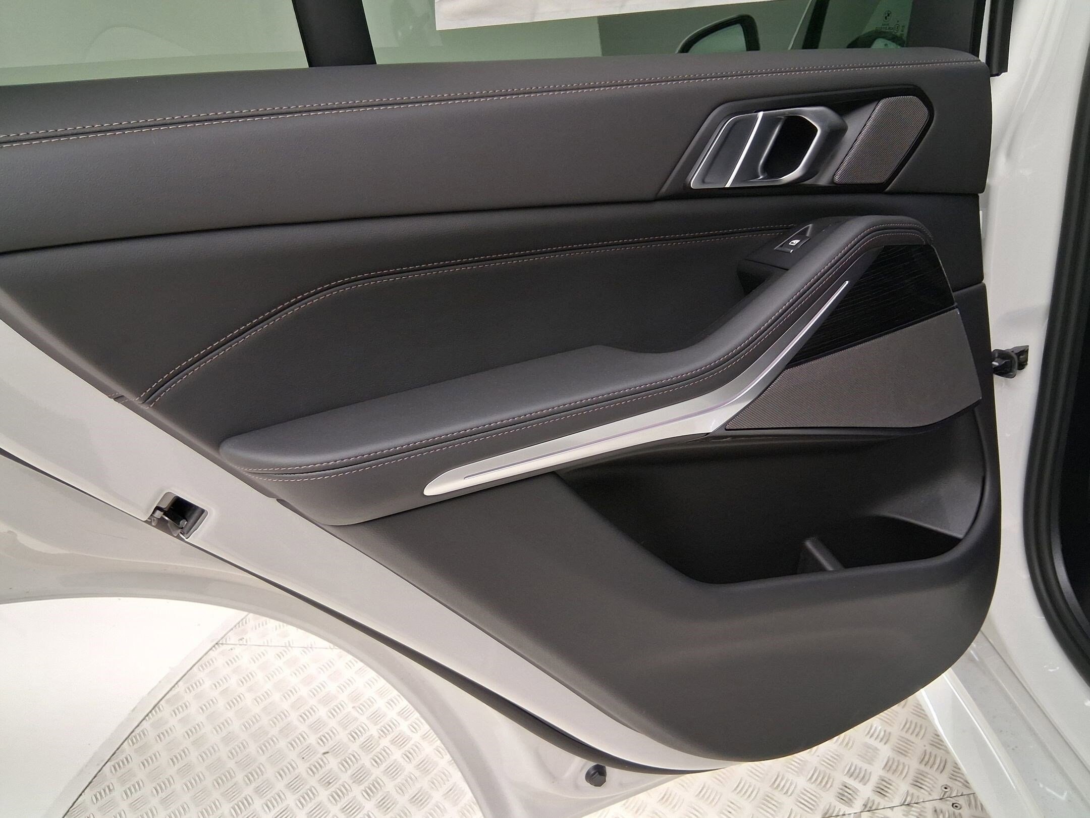 2026 BMW X5 50e - Photo 28