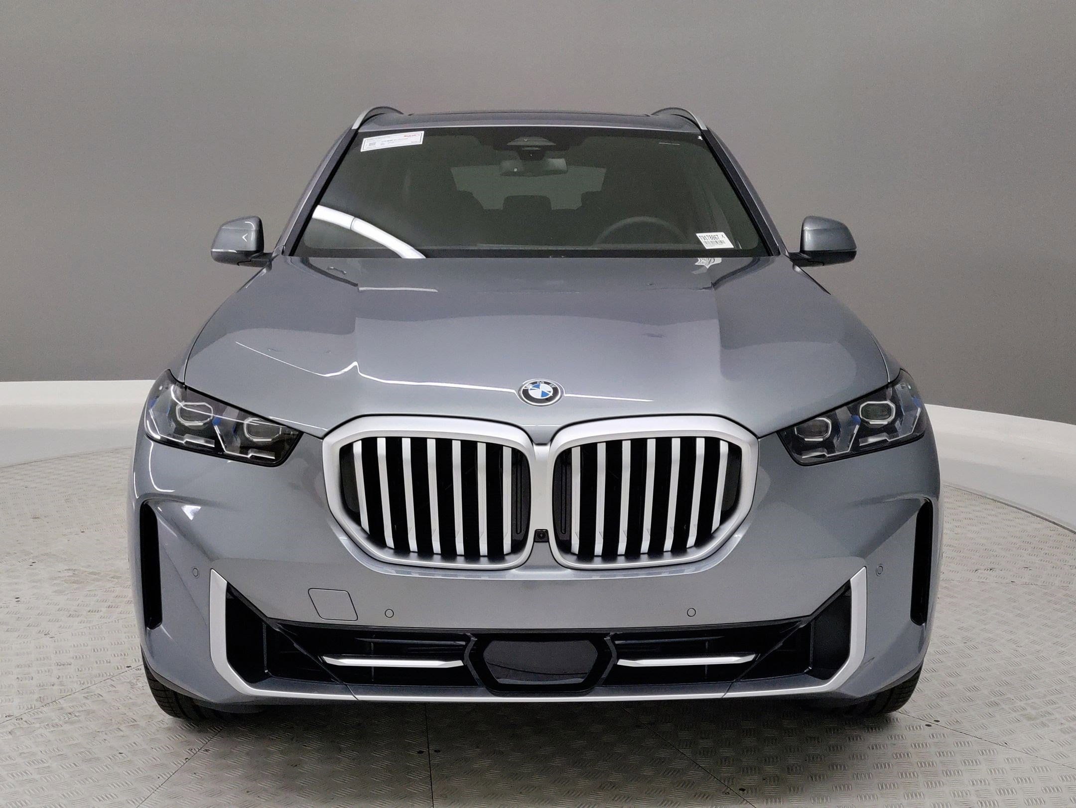 2026 BMW X5 sDrive40i photo 2