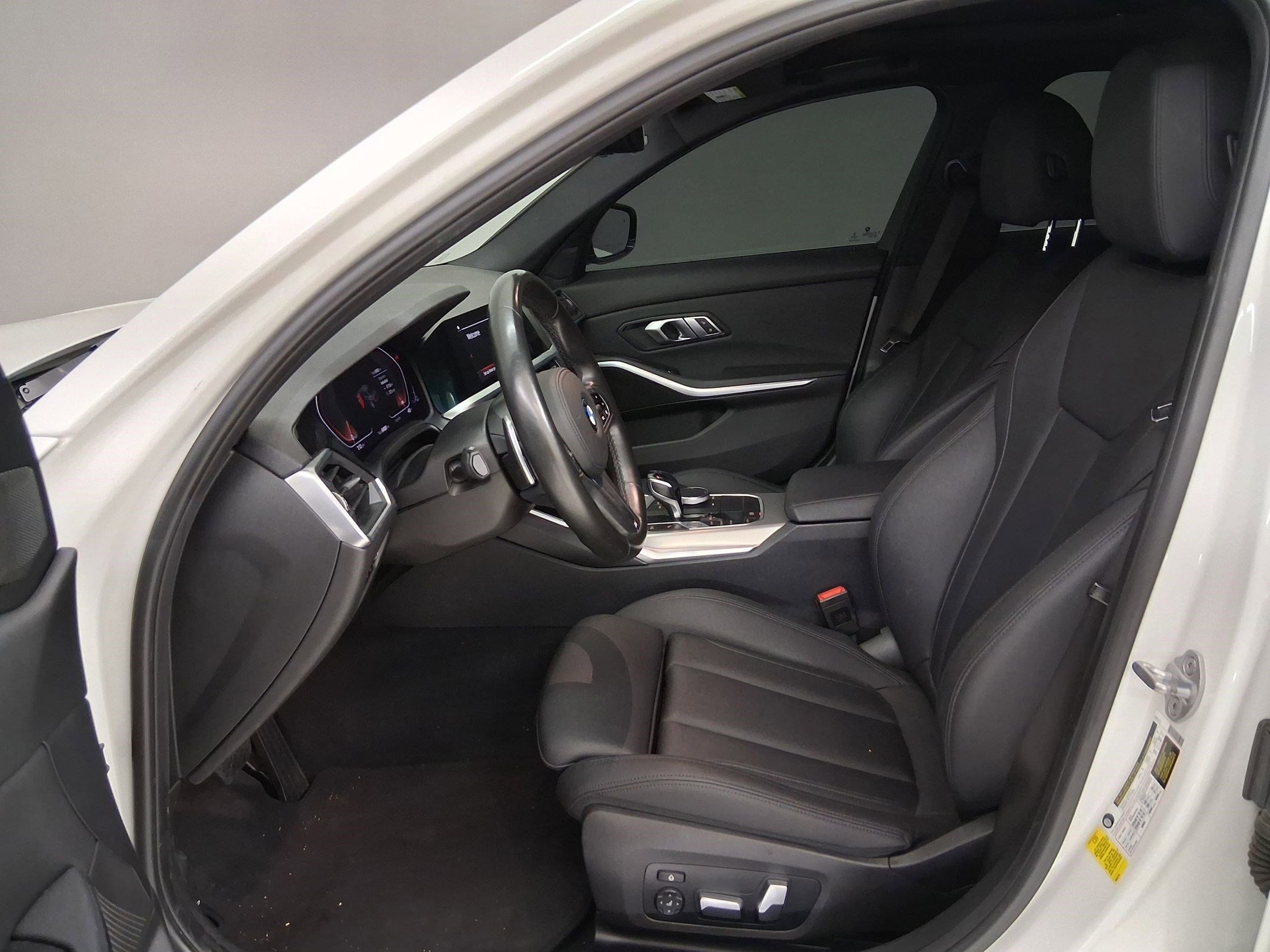 2020 BMW 330i photo 2