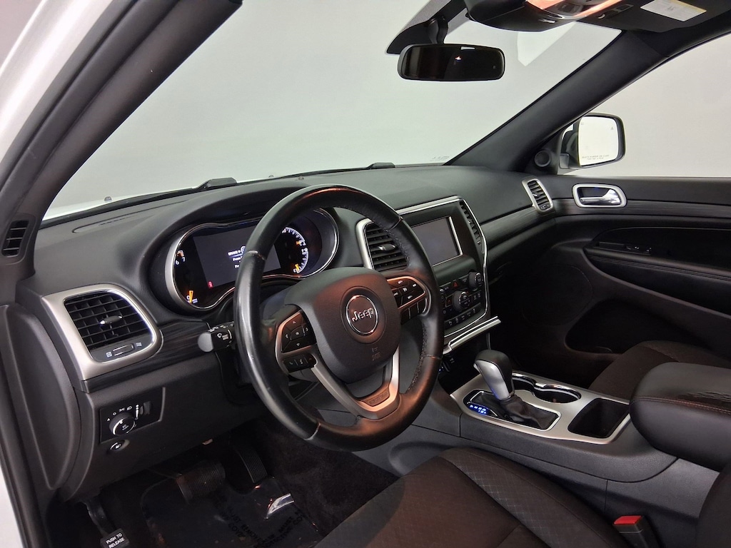 Used 2019 Jeep Grand Cherokee Laredo SUV