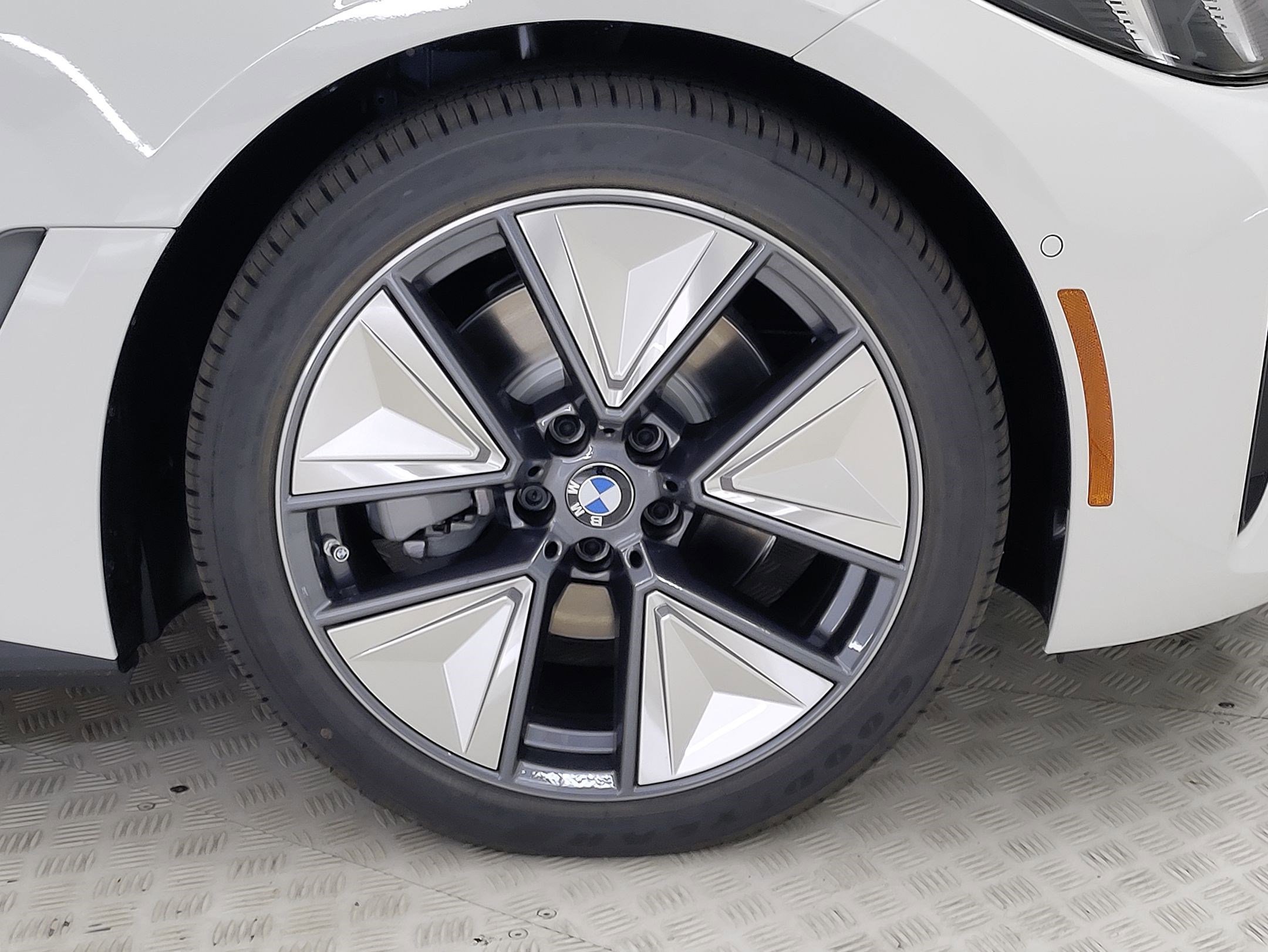 2025 Bmw i4 eDrive40 photo 4