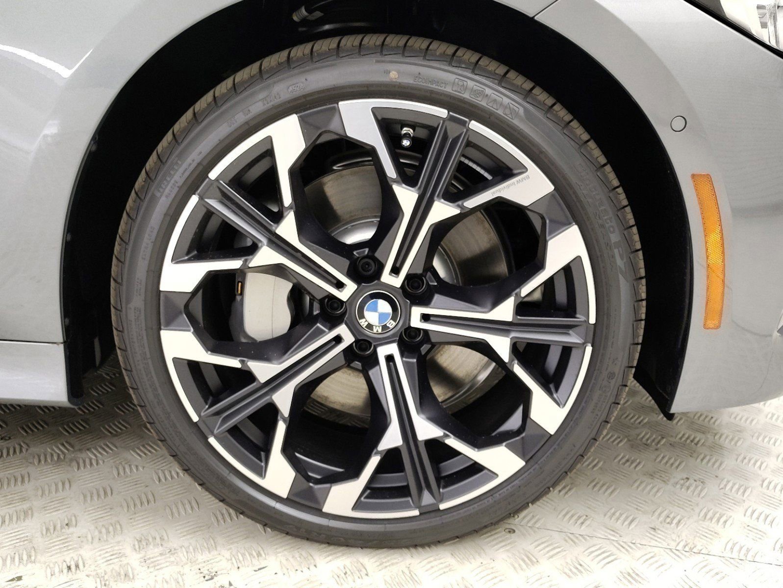 2025 Bmw 330i photo 4