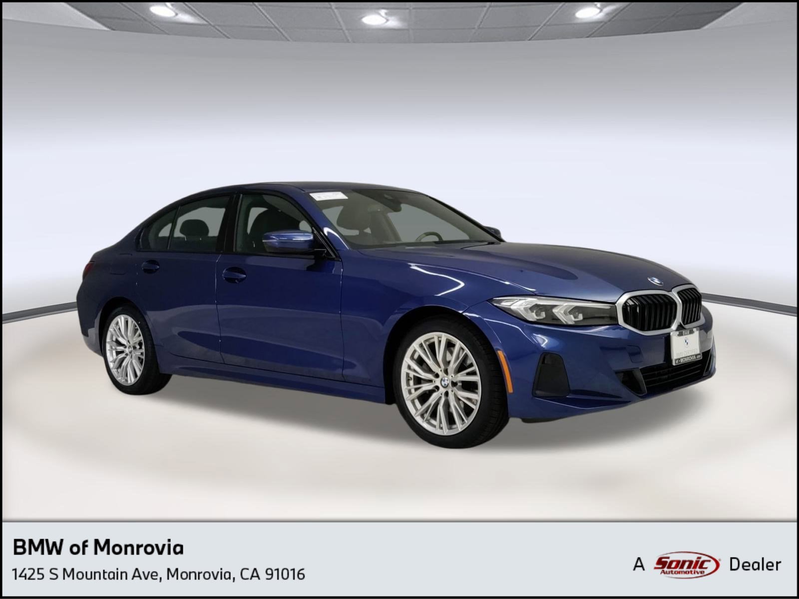 2023 BMW 3 Series 330i's photo