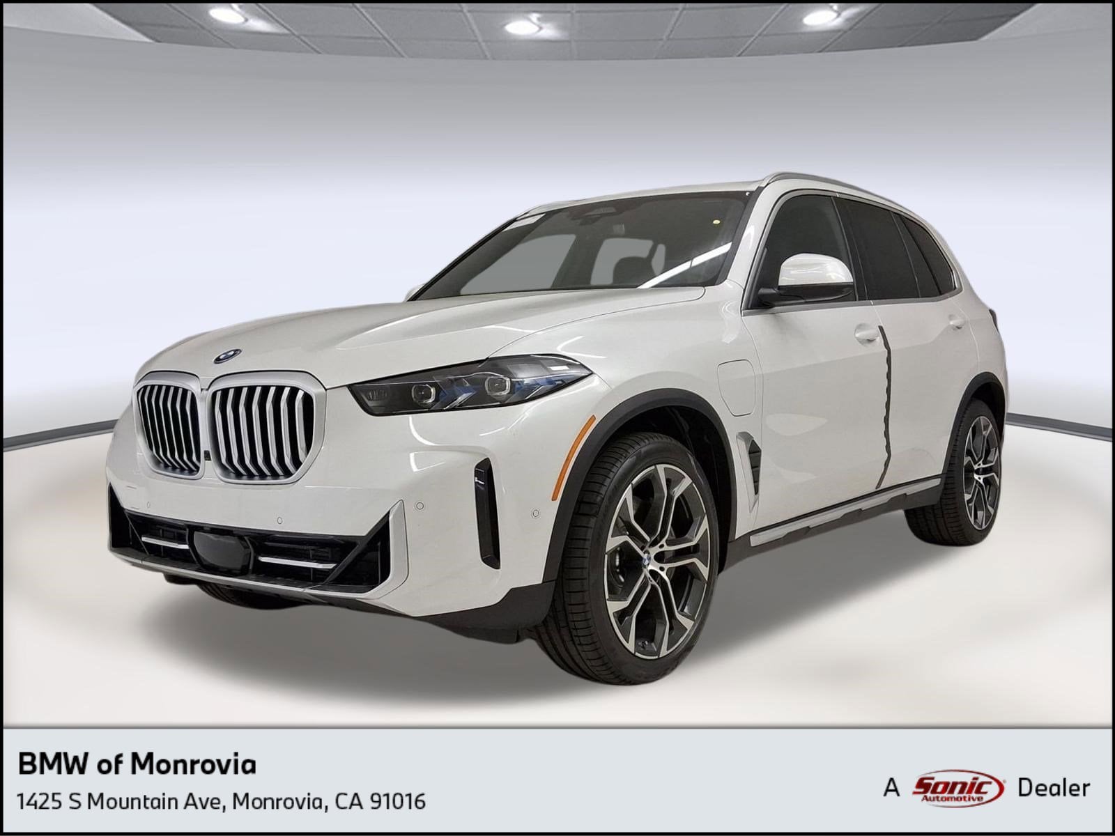2026 BMW X5 xDrive50e's photo