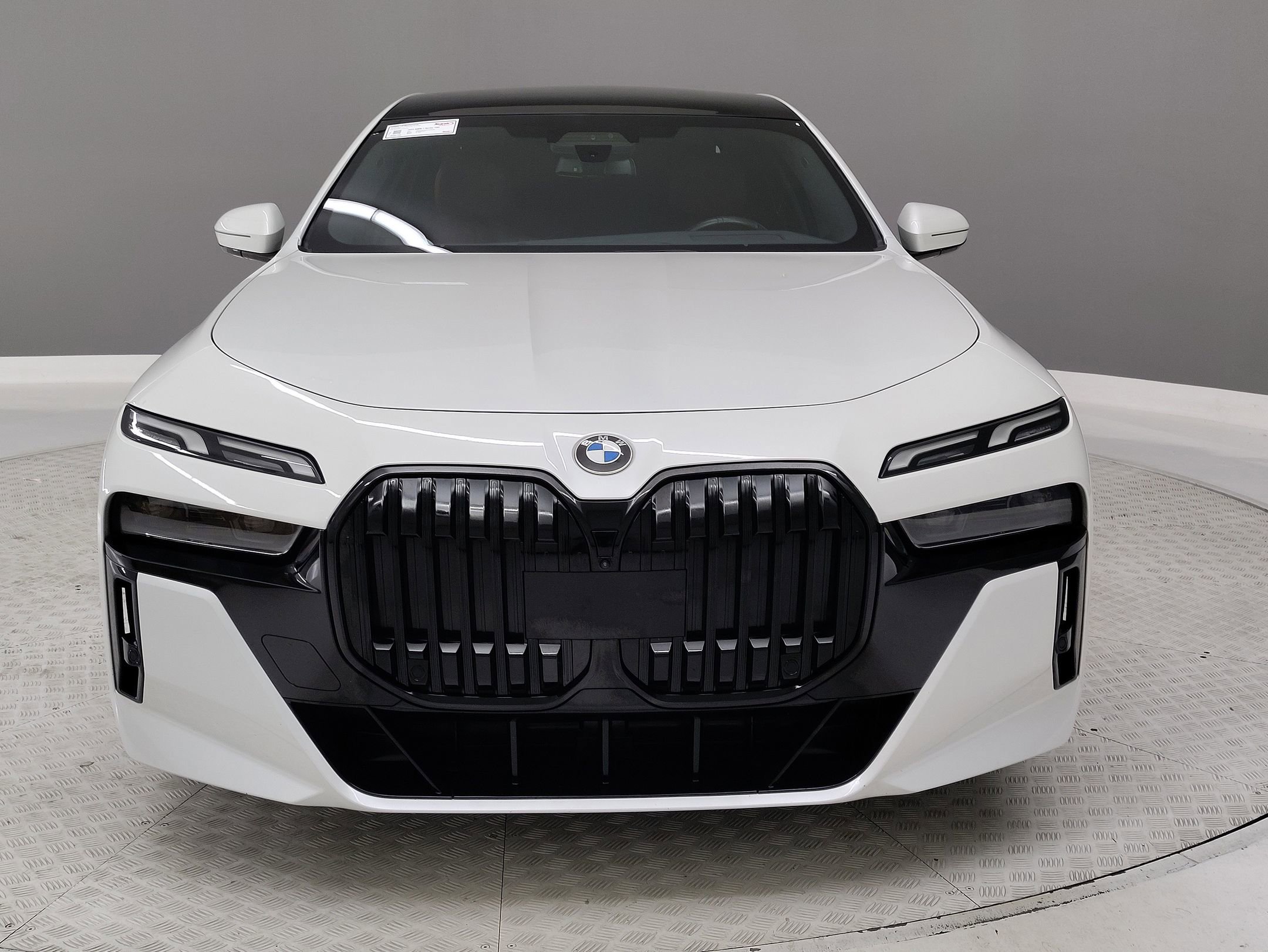 2023 Bmw 740i photo 2