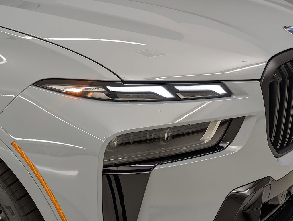 New 2026 BMW X7 M60i SUV