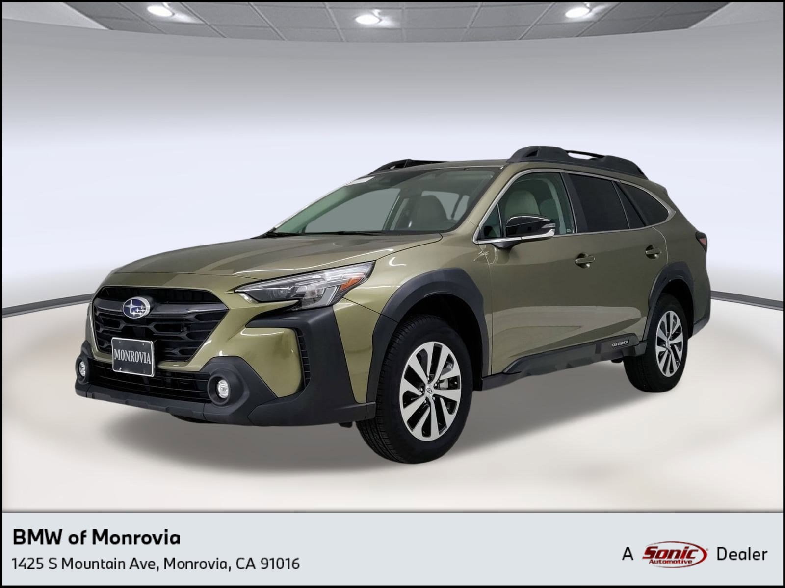 2025 Subaru Outback Premium's photo