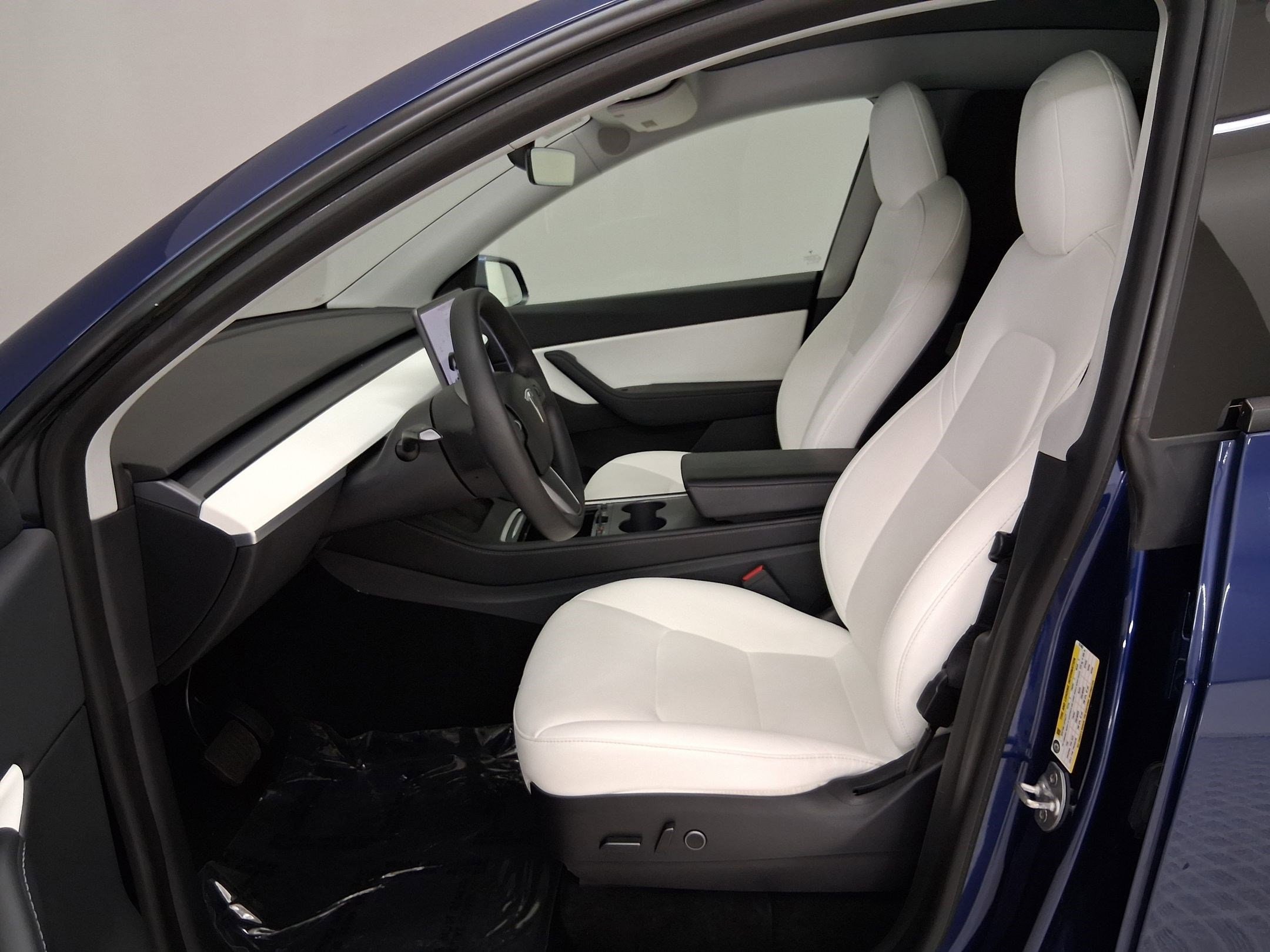 2021 Tesla Model Y Long Range photo 3