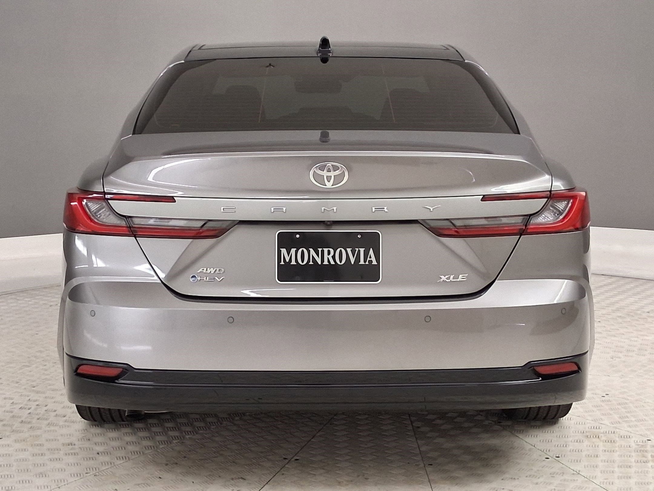 2025 Toyota Camry XLE photo 3