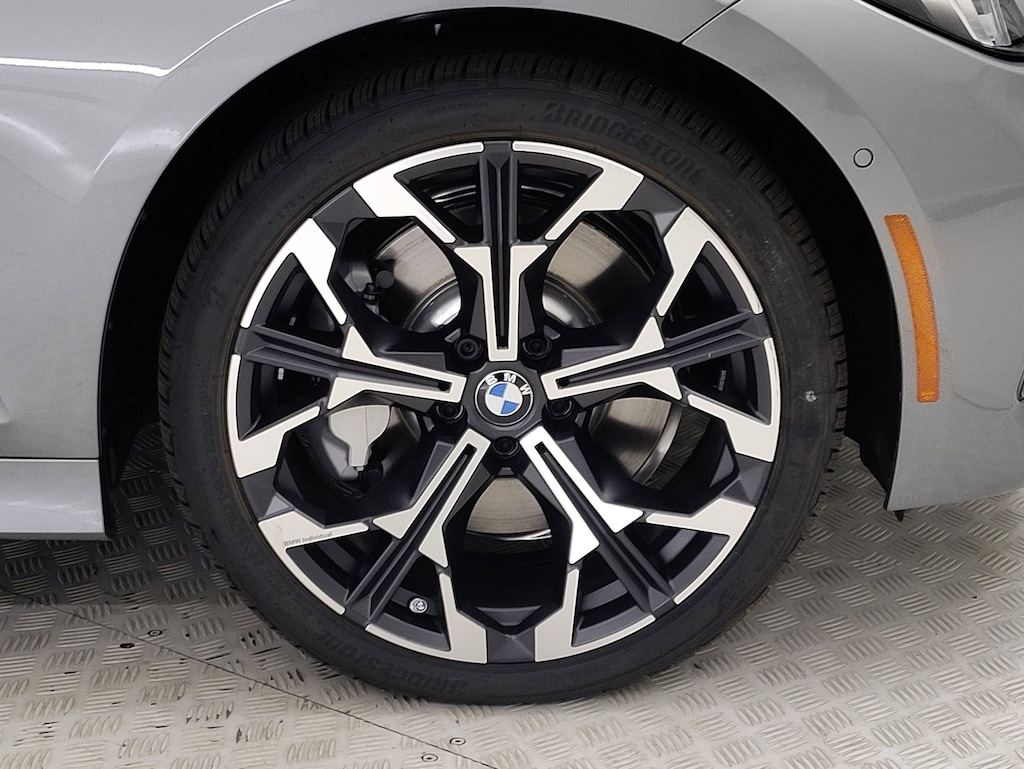 New 2025 BMW 330i Sedan