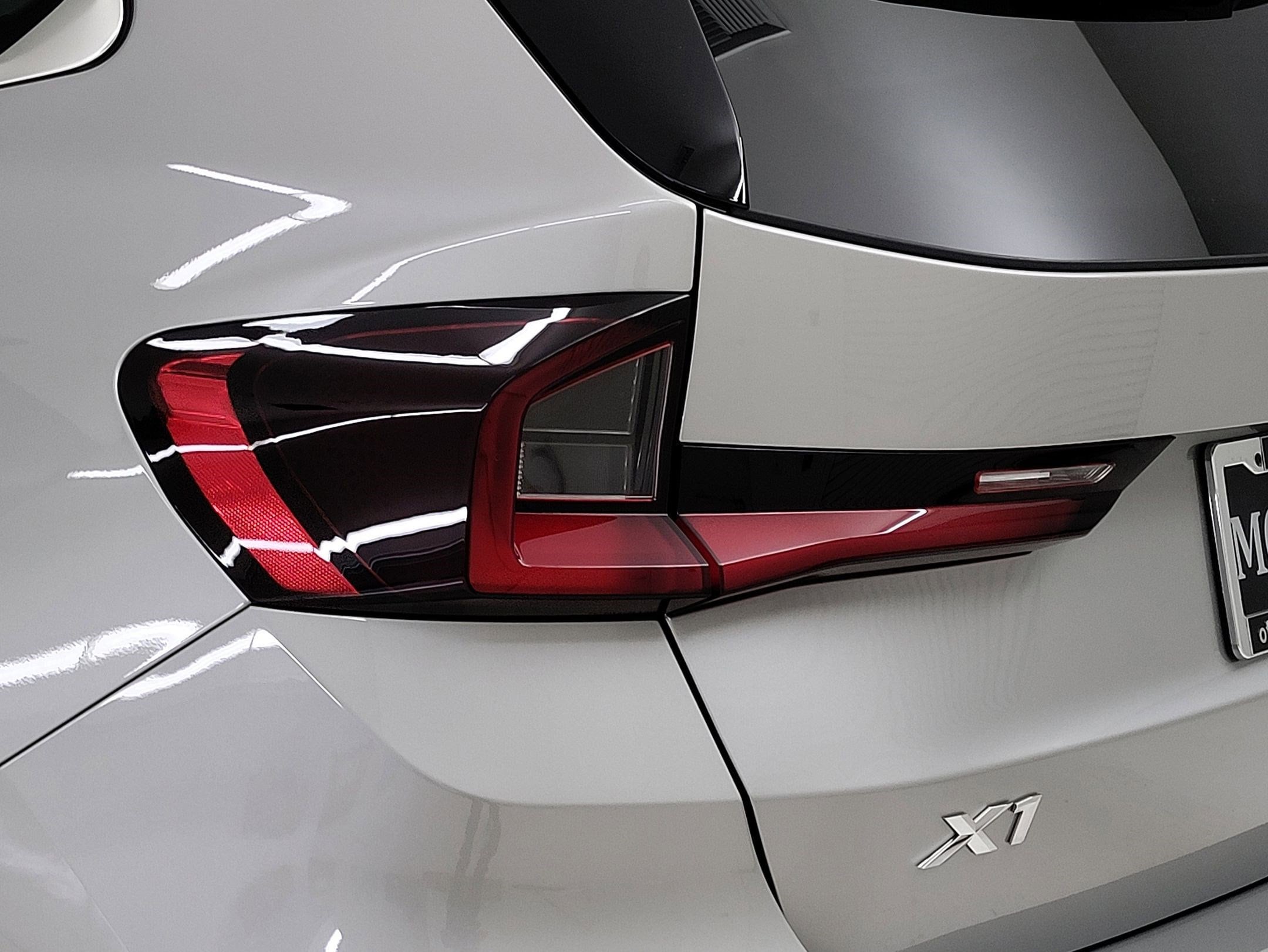 2026 BMW X1 xDrive28i photo 3