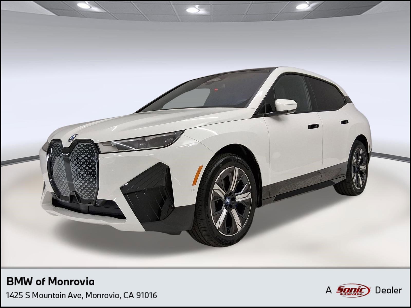 2023 BMW iX xDrive50's photo