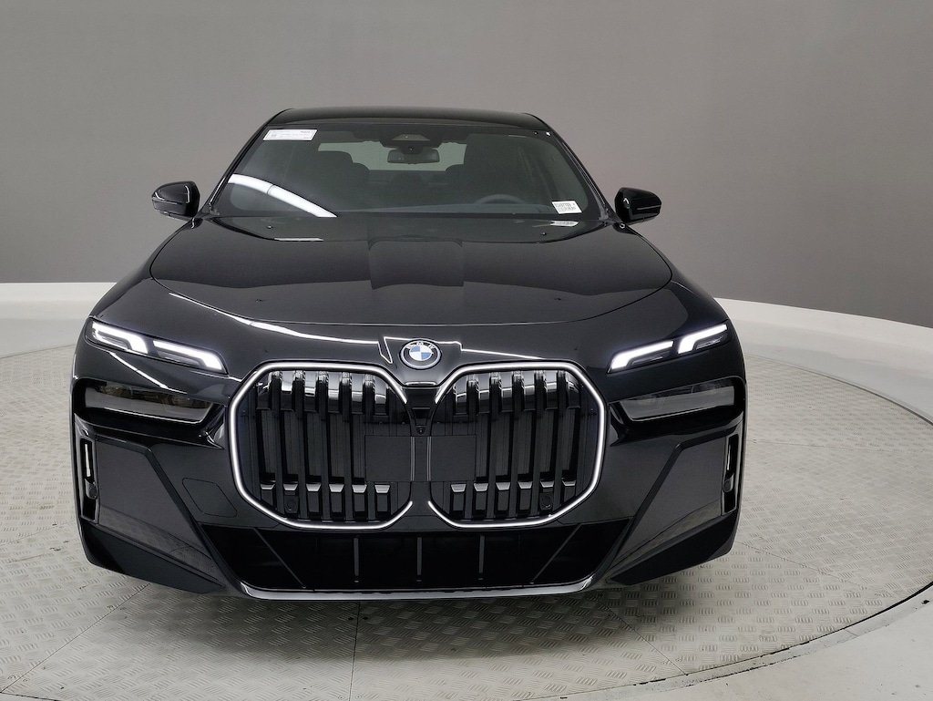 New 2026 BMW 750e xDrive Sedan