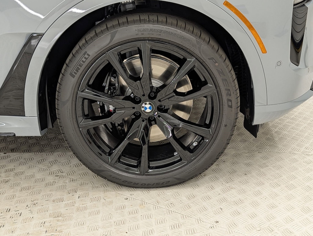 New 2026 BMW X7 M60i SUV