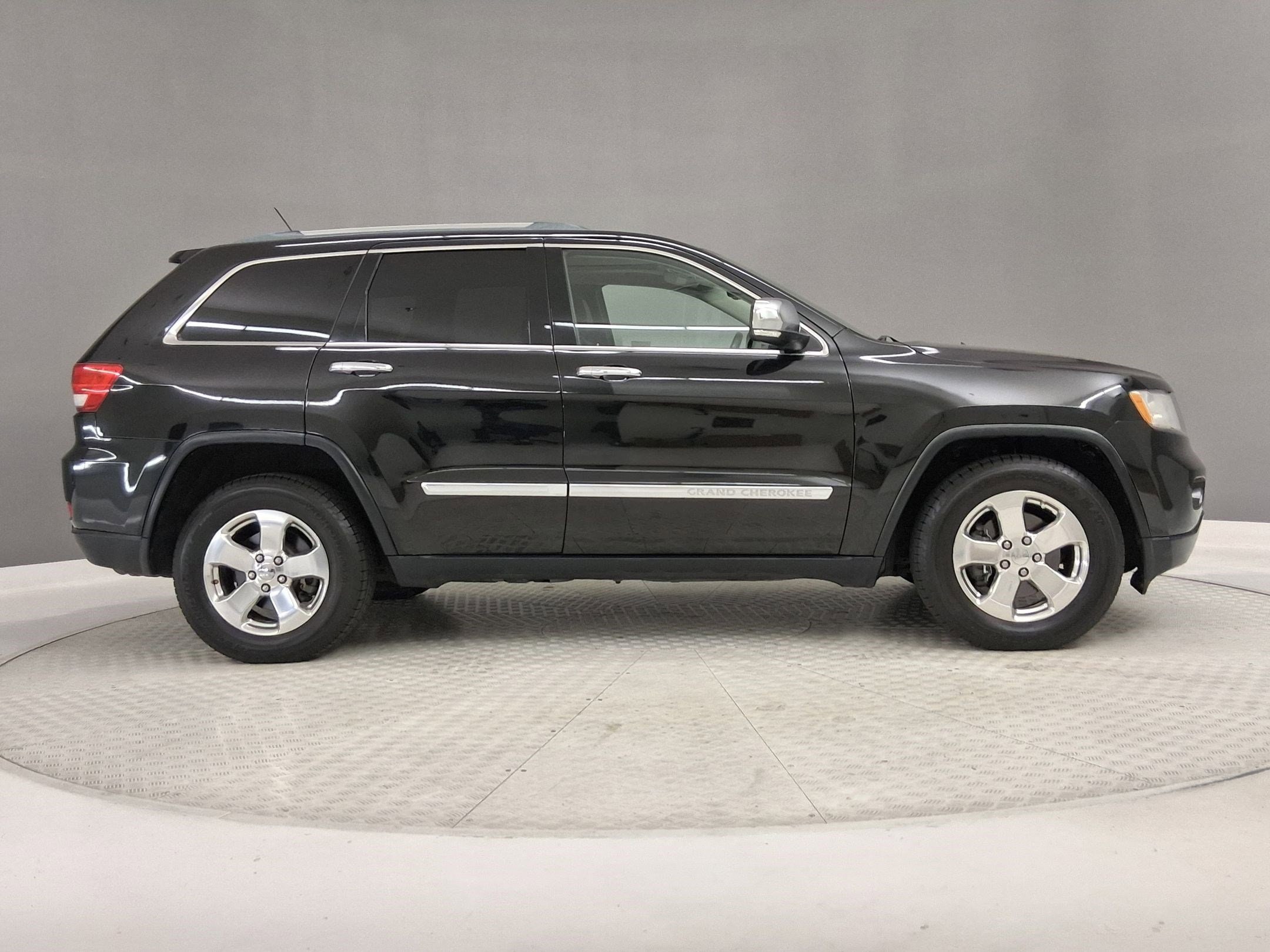 2011 Jeep Grand Cherokee Limited photo 5