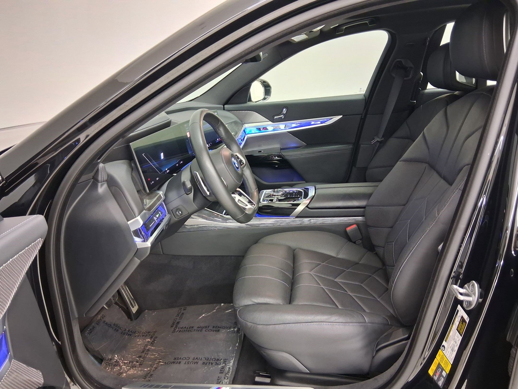 2023 BMW i7 xDrive60 photo 2