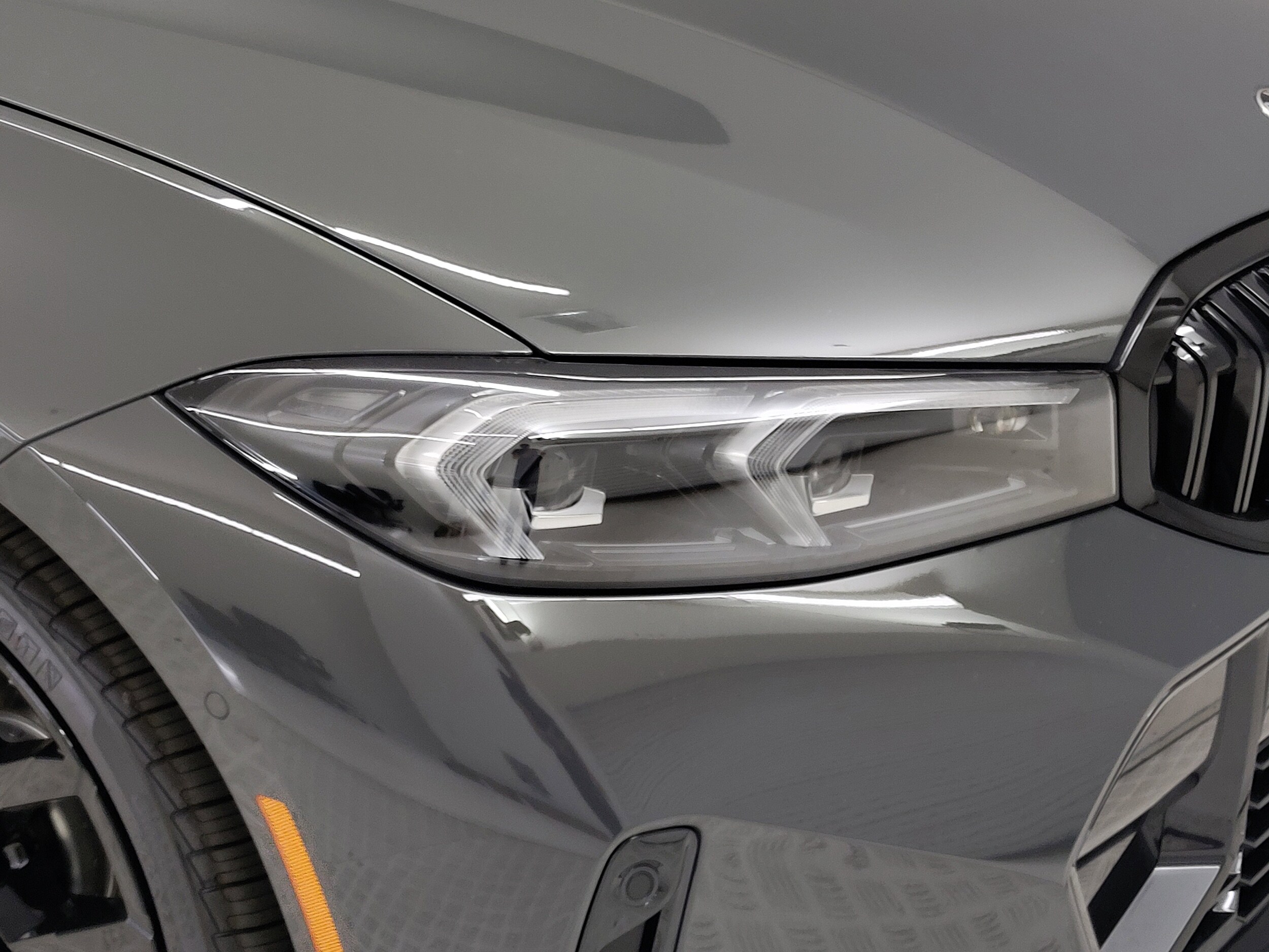 2026 Bmw 330i Sedan photo 3