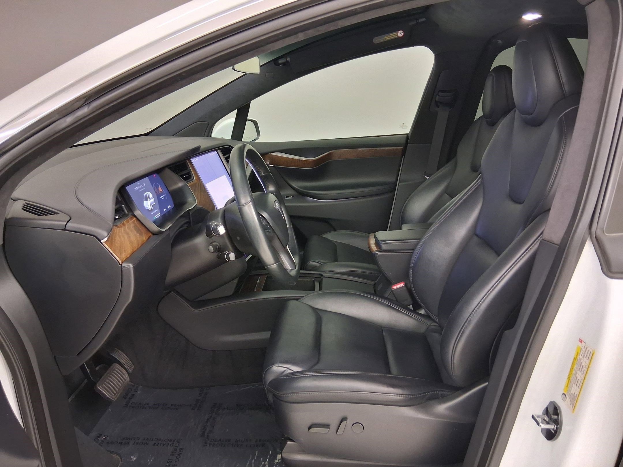 2020 Tesla Model X Long Range Plus photo 4