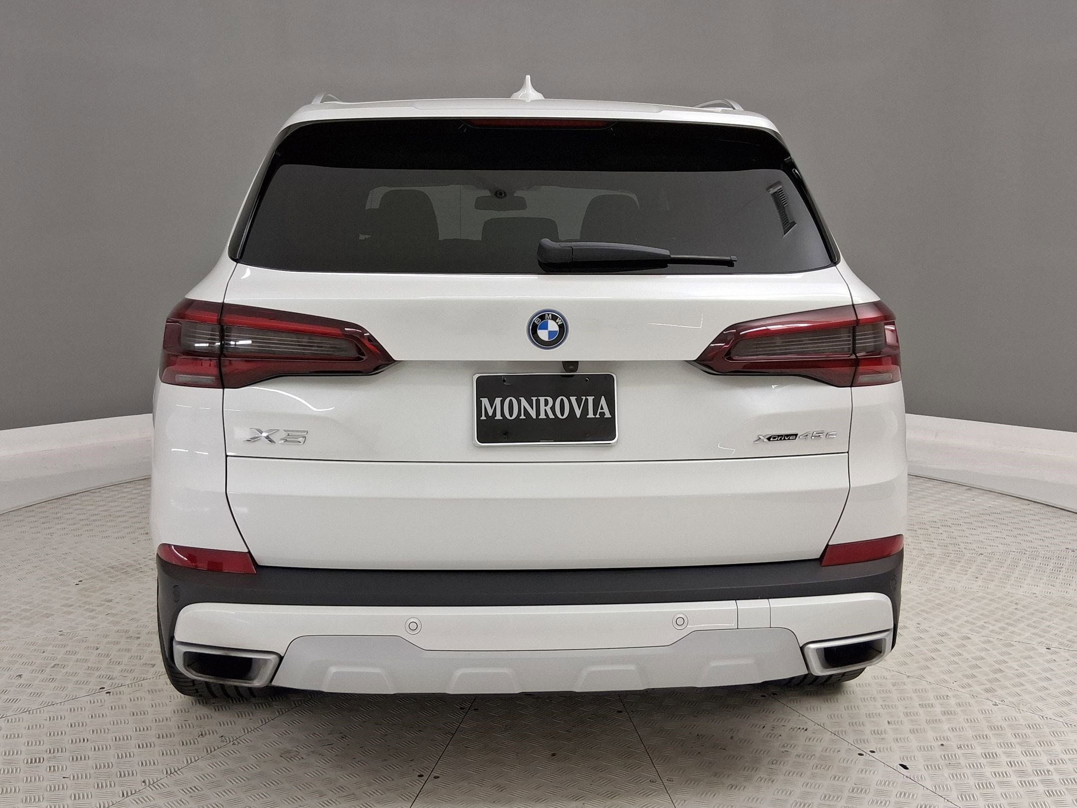 2023 BMW X5 PHEV xDrive45e photo 3