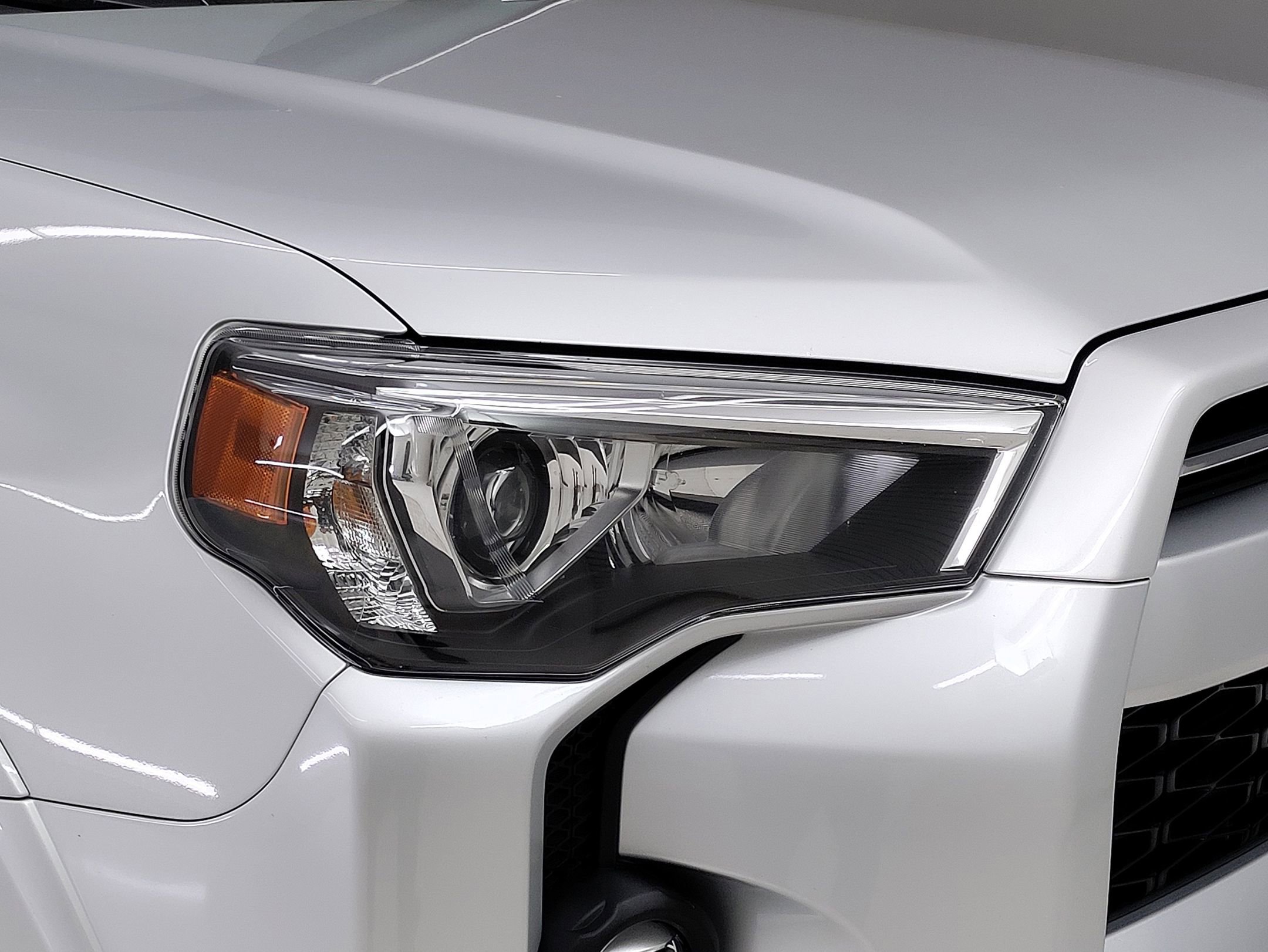 2024 Toyota 4Runner SR5 photo 3