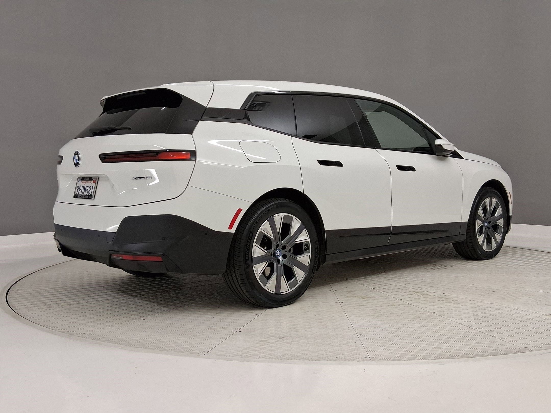 2023 BMW iX xDrive50 photo 6