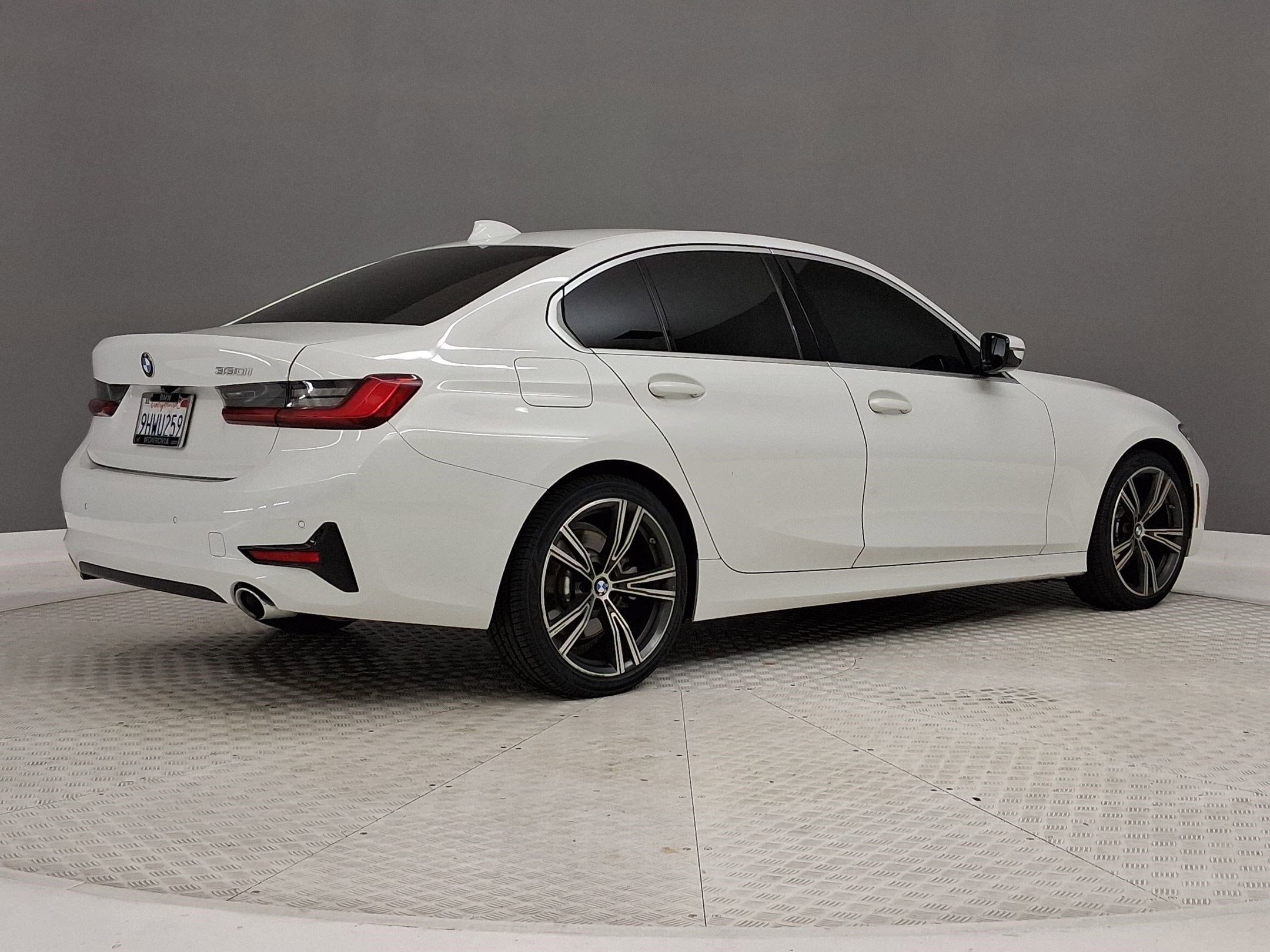 2020 BMW 330i photo 6