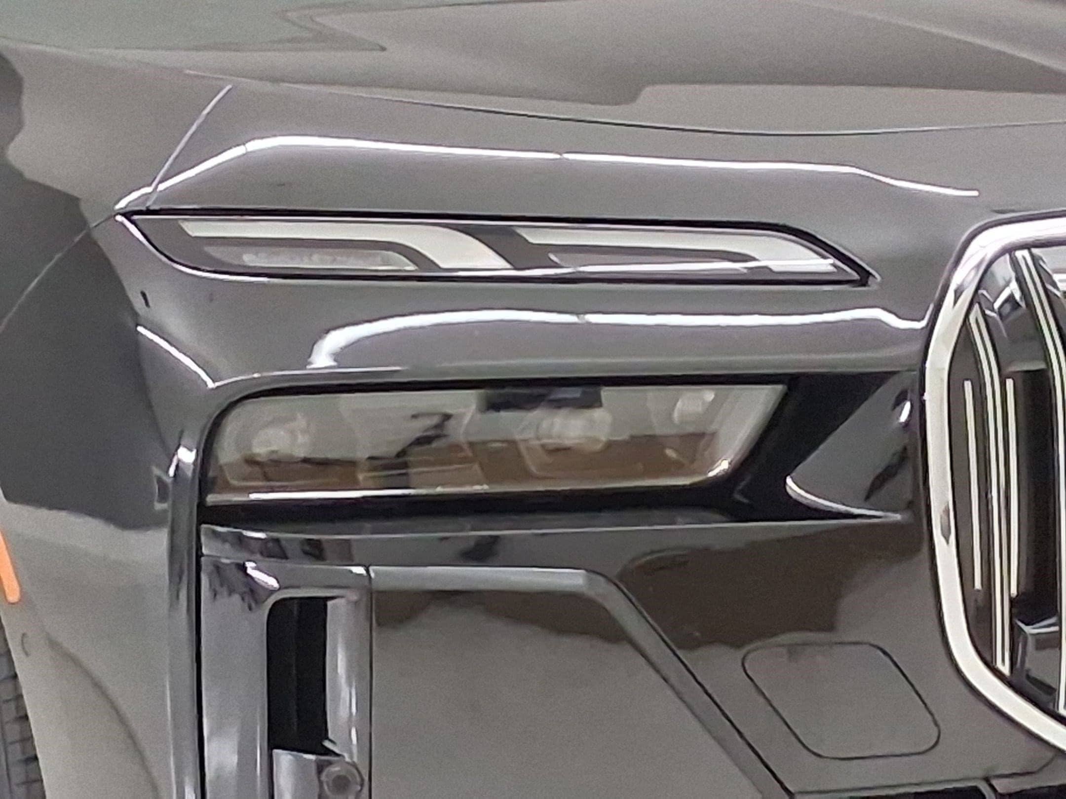 2023 BMW i7 xDrive60 photo 3