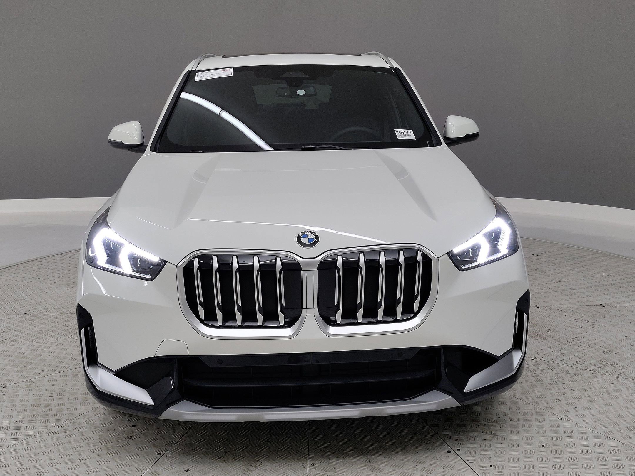 2026 BMW X1 xDrive28i photo 2