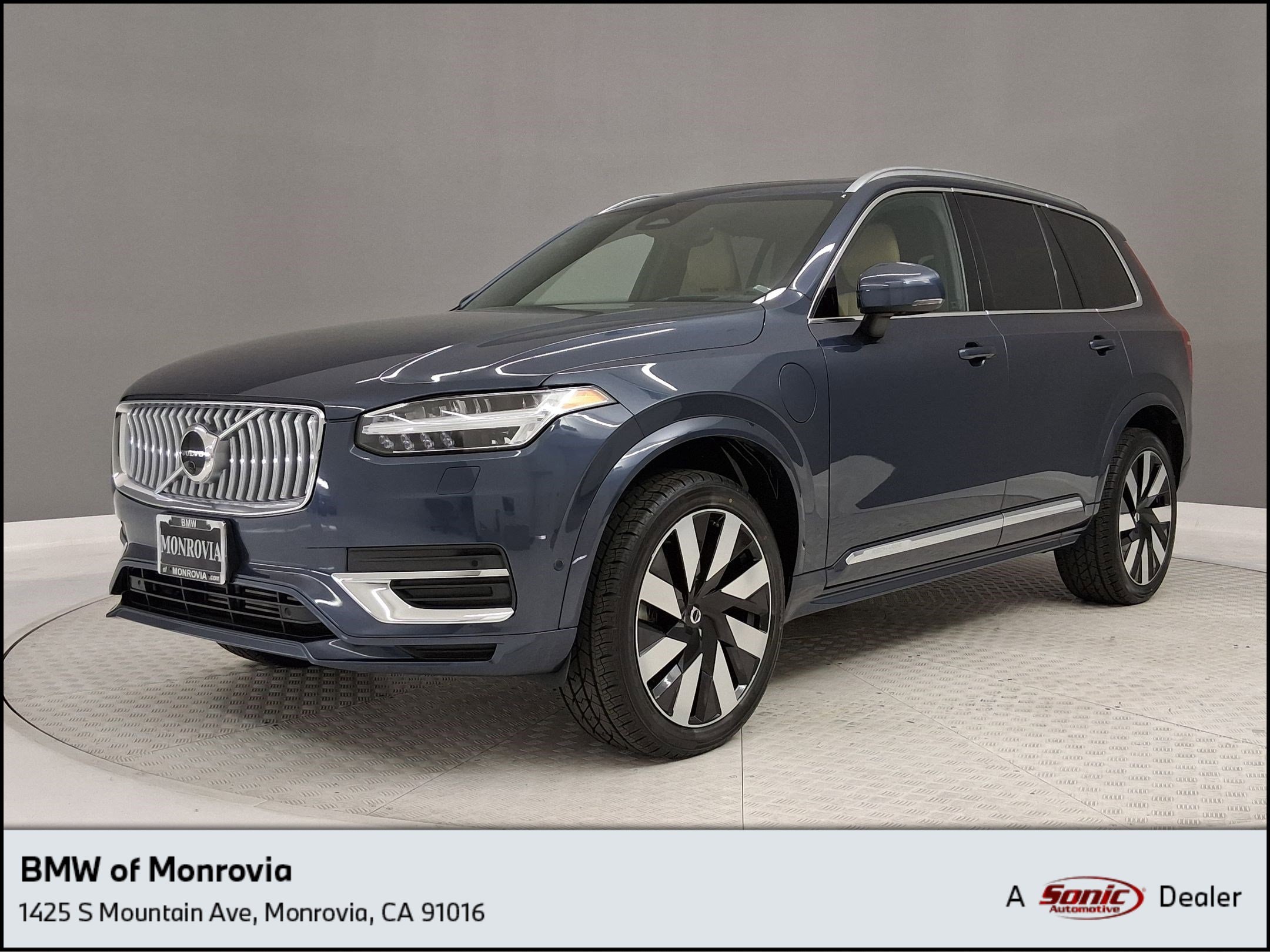 2023 Volvo XC90 T8 Recharge Ultimate Bright Theme 4WD's photo