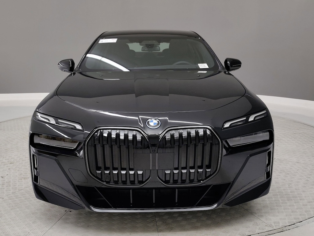 New 2026 BMW 750e xDrive Sedan