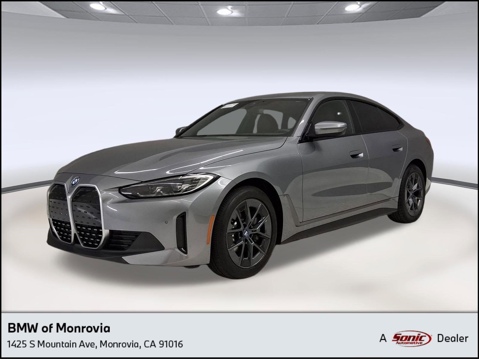 2023 BMW i4 eDrive35's photo