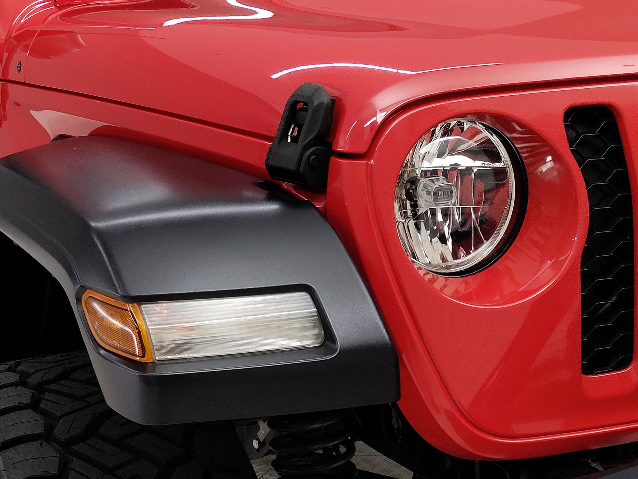 2020 Jeep Gladiator Sport photo 3
