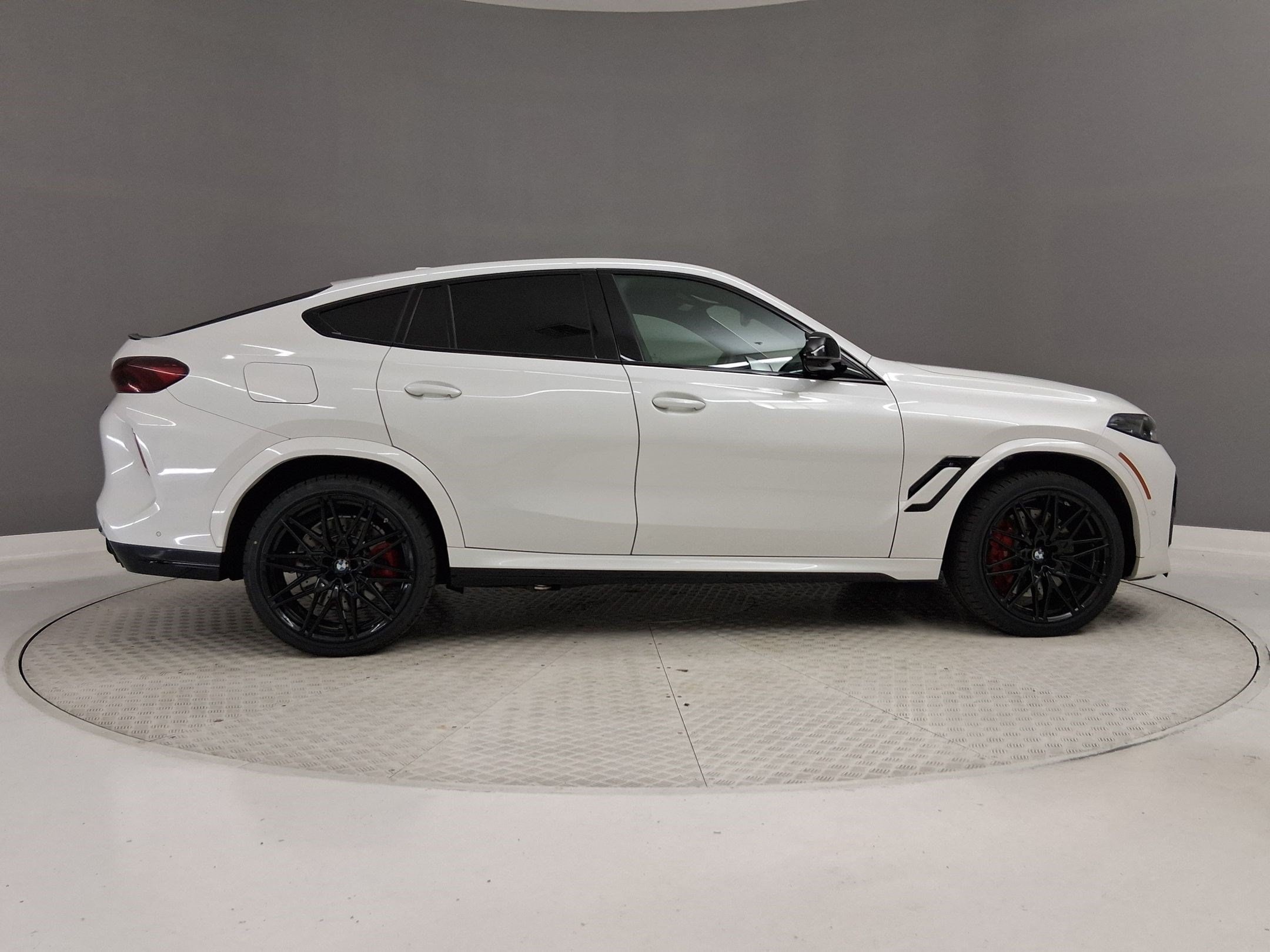 X6 M SUV