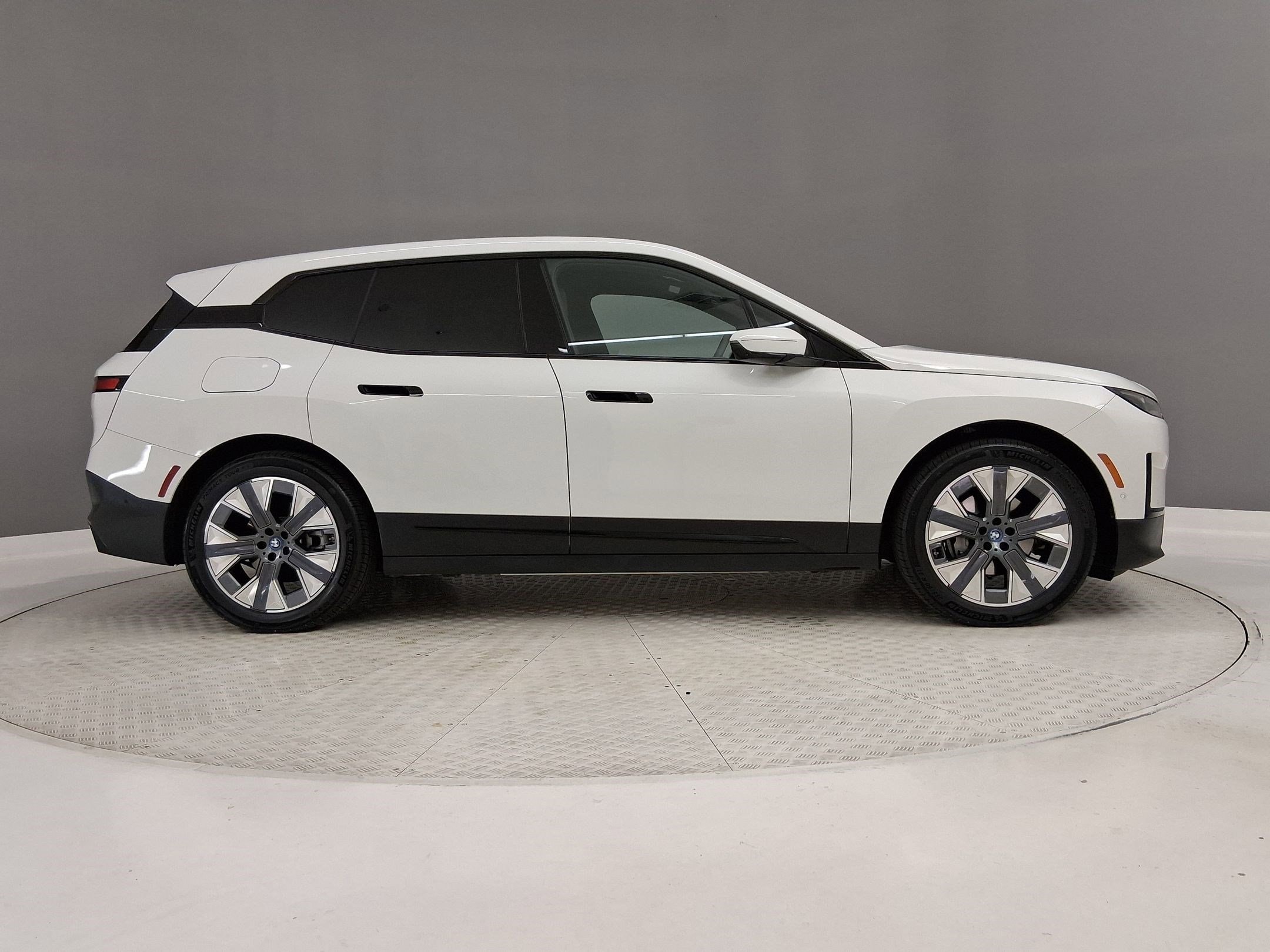 2023 BMW iX xDrive50 photo 5
