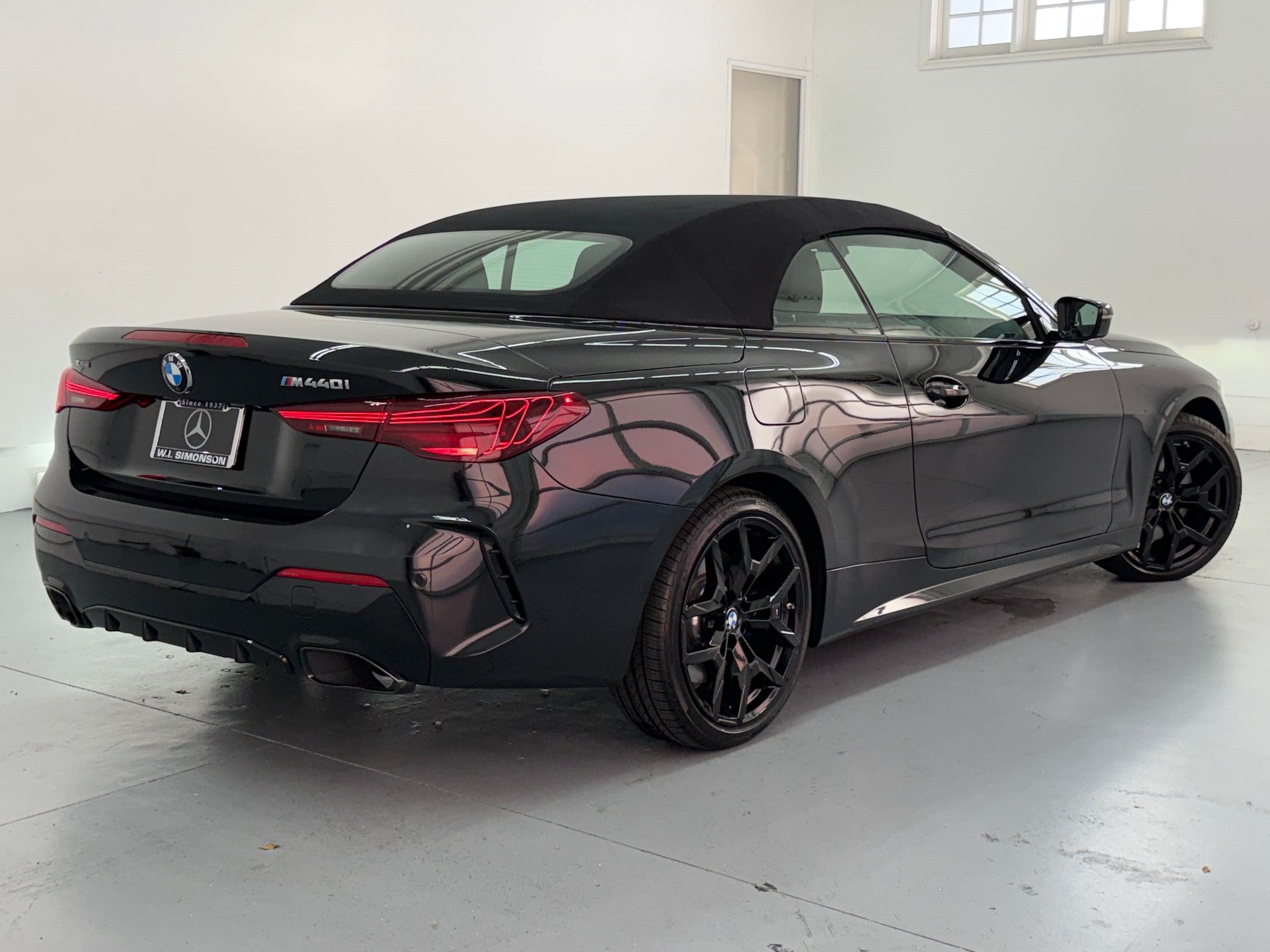 2025 BMW 4 Series M440i - Photo 23