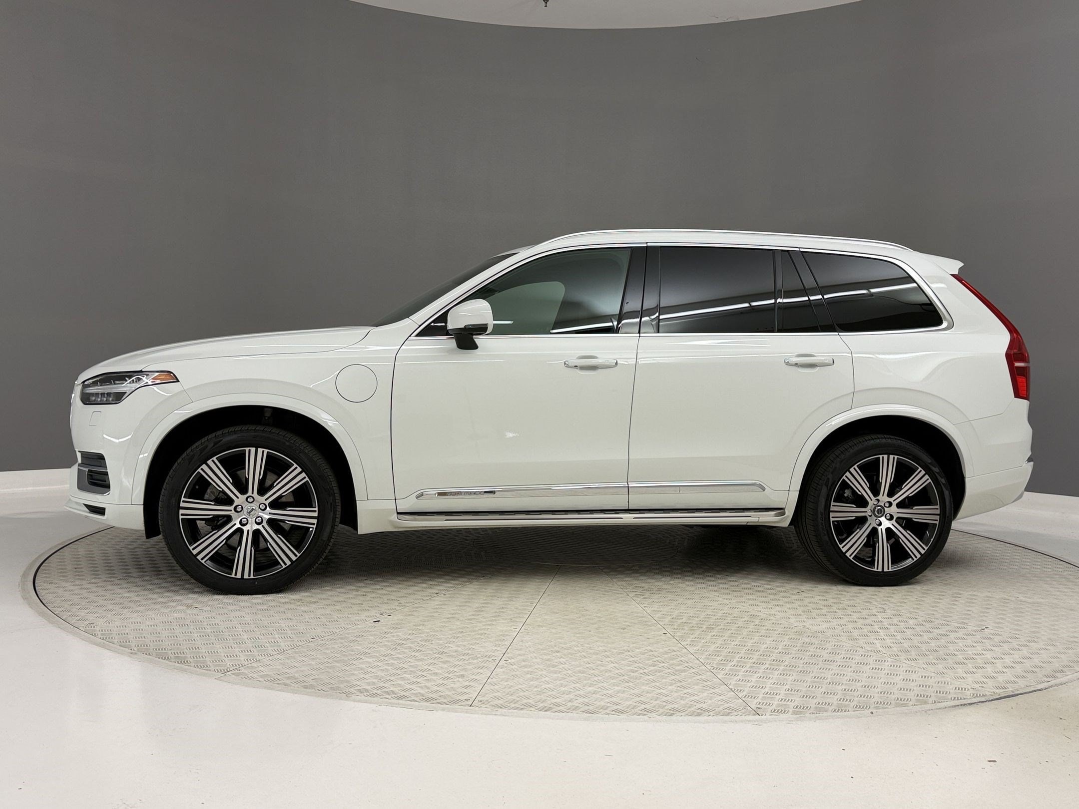 2022 Volvo XC90 Recharge Plug-In Hybrid EAWD Inscription 7 Seater SUV