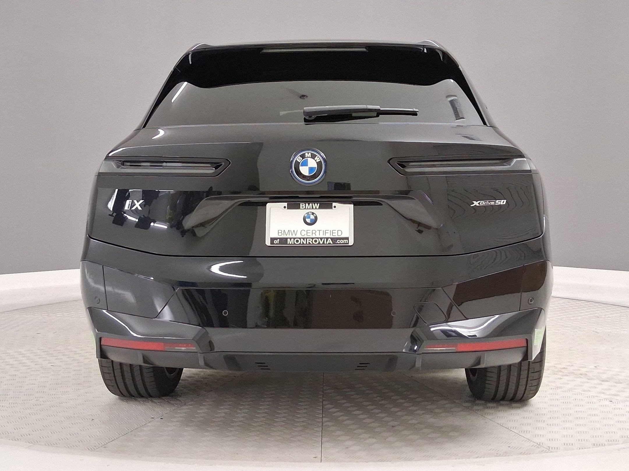 2023 BMW iX xDrive50 photo 3