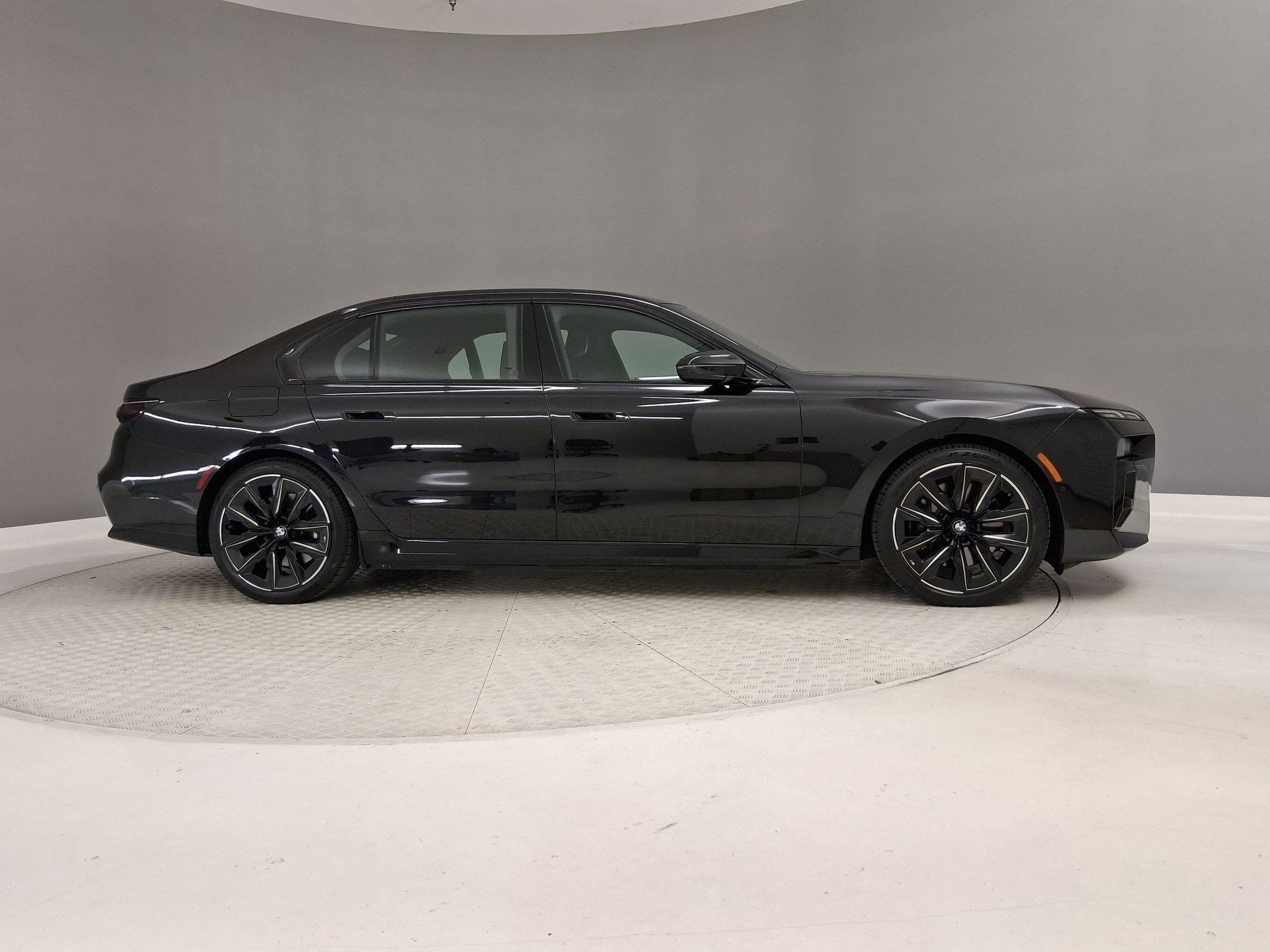 2023 BMW i7 xDrive60 photo 4