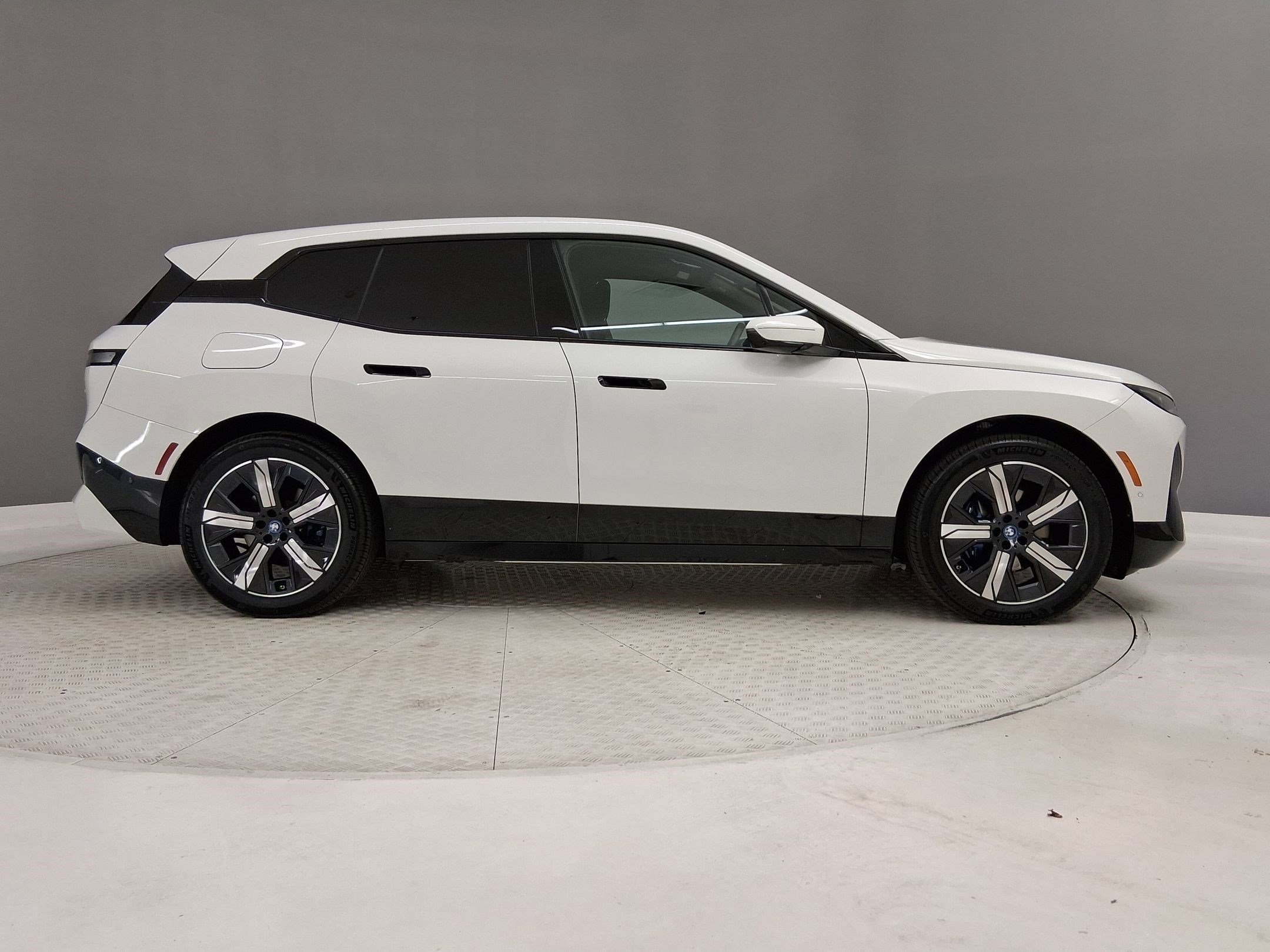2023 BMW iX xDrive50 photo 5