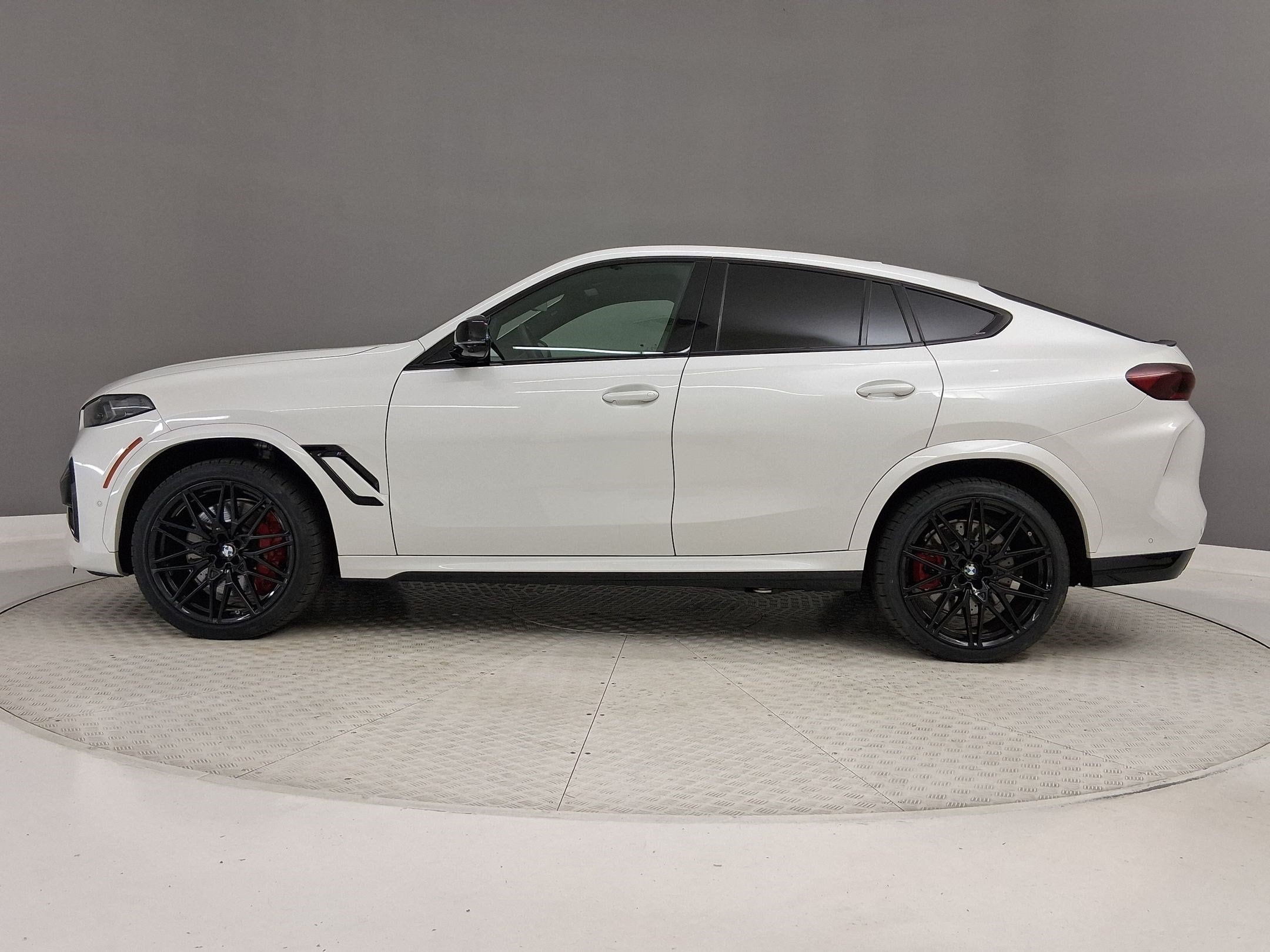 X6 M SUV