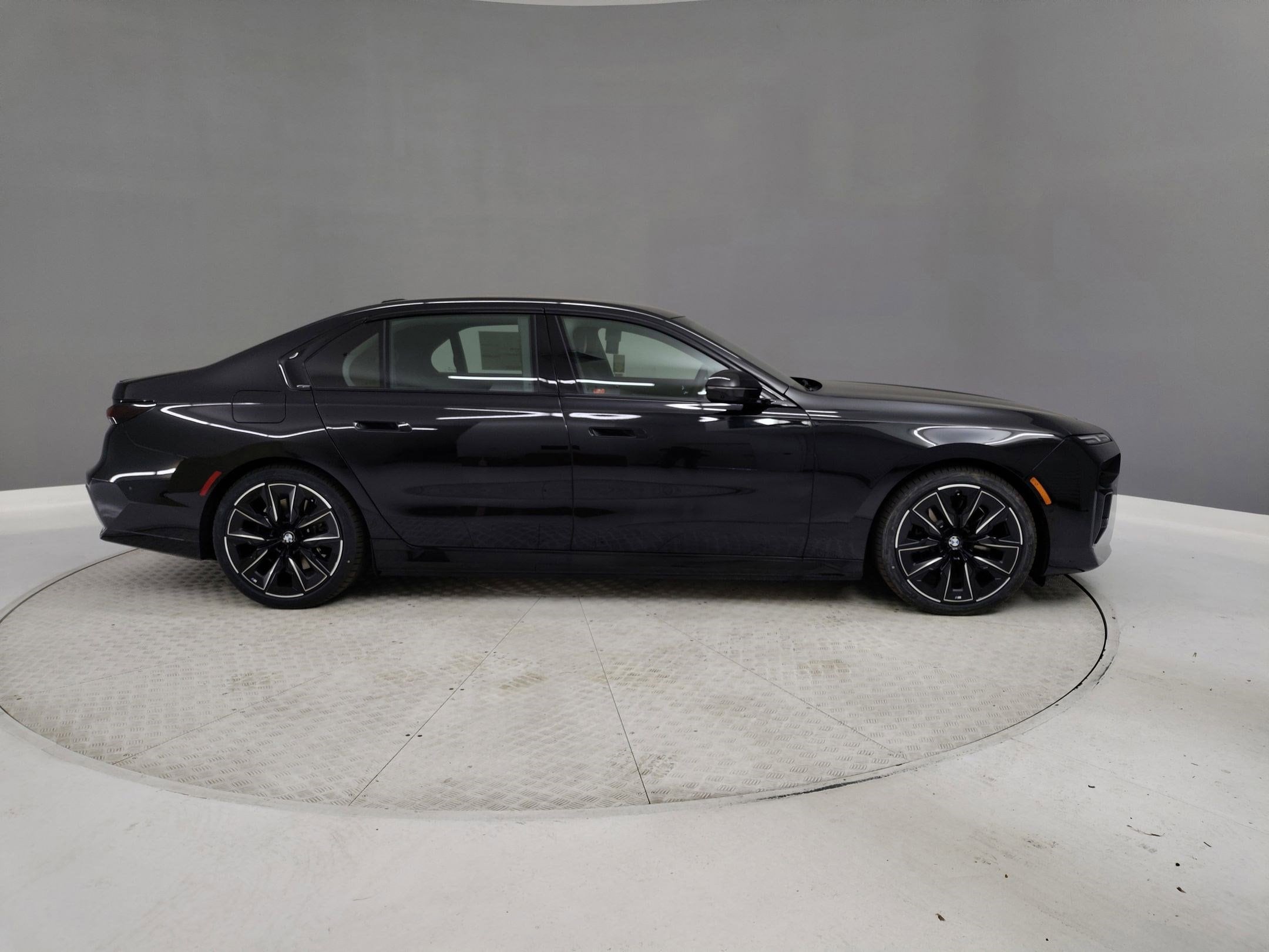 2025 BMW i7 eDrive50 photo 4