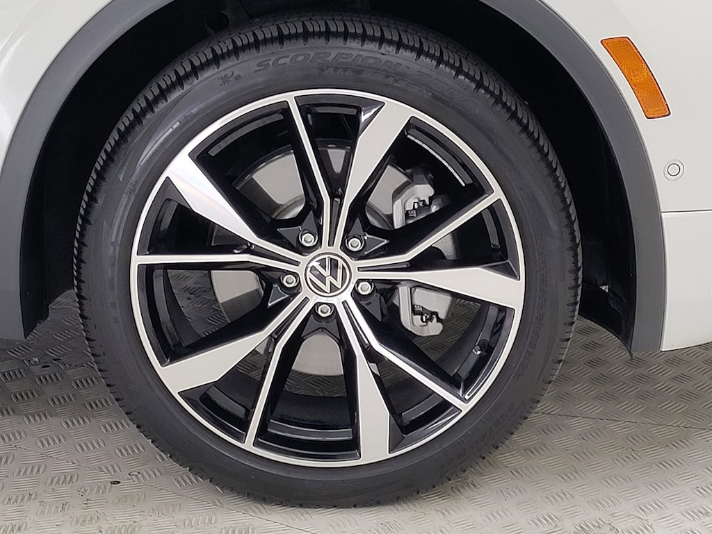 Used 2024 Volkswagen Tiguan 2.0T SEL R-Line SUV