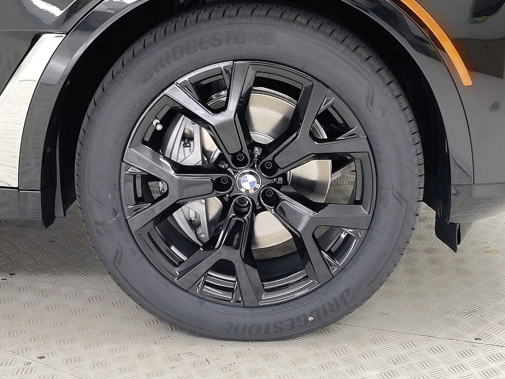 New 2026 BMW X7 xDrive40i SUV